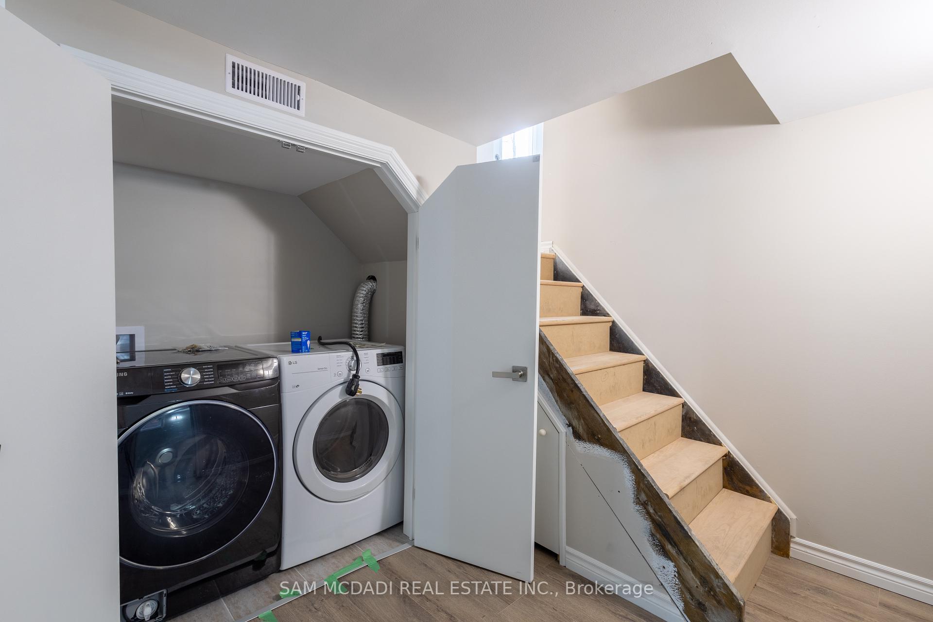 606 Drymen Crescent Lower