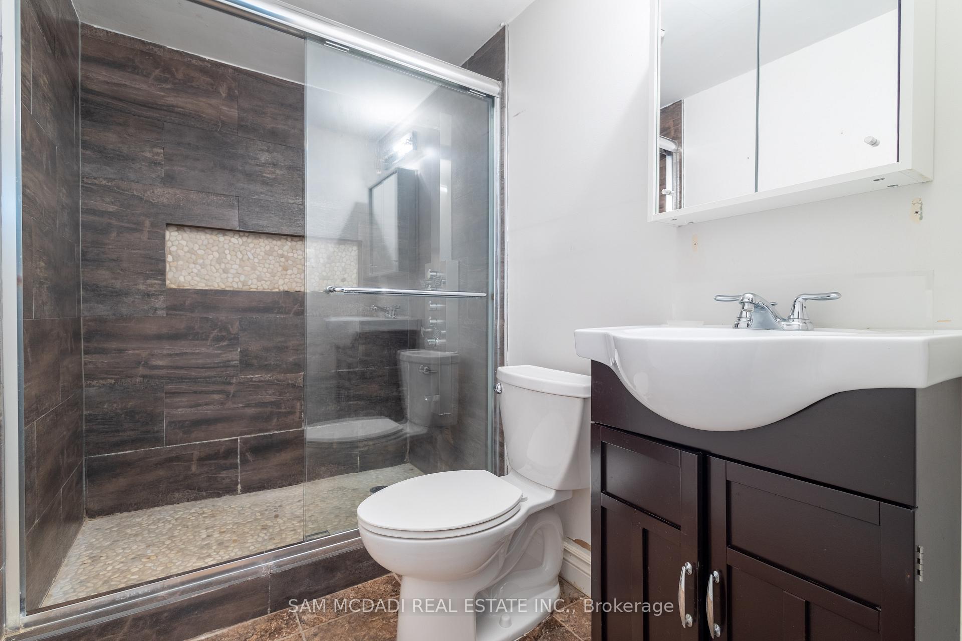 606 Drymen Crescent Lower