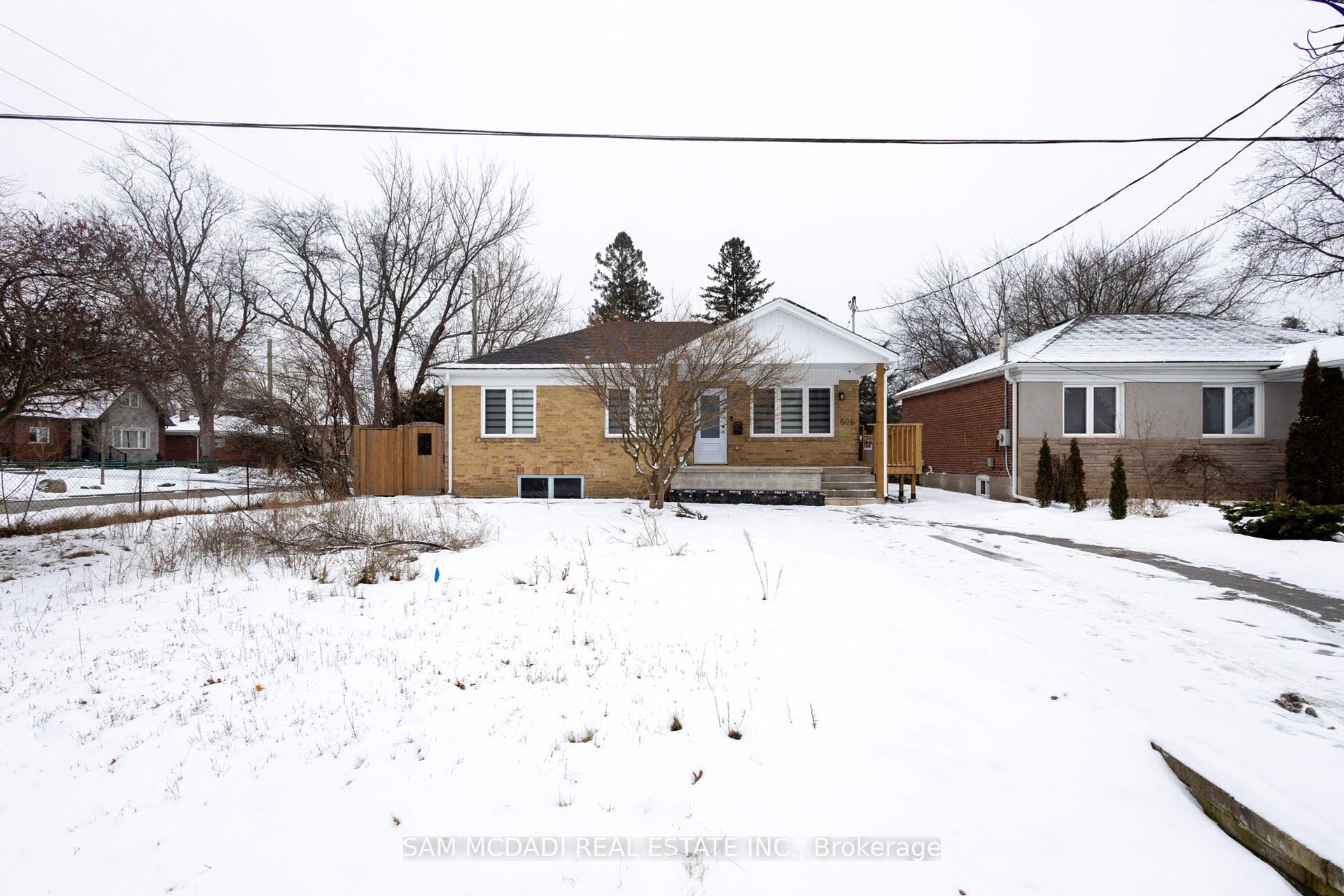 606 Drymen Crescent Lower