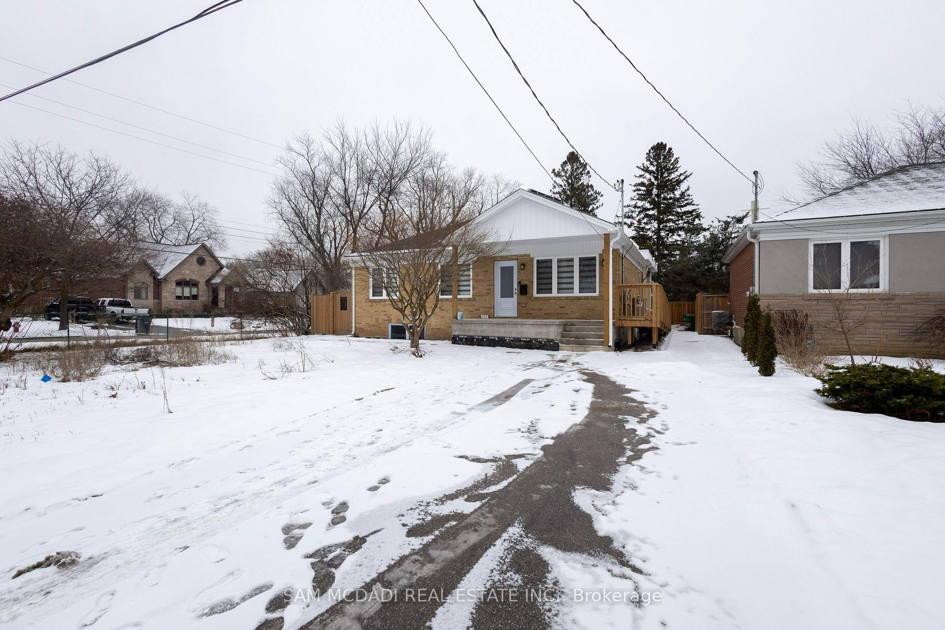 606 Drymen Crescent Lower