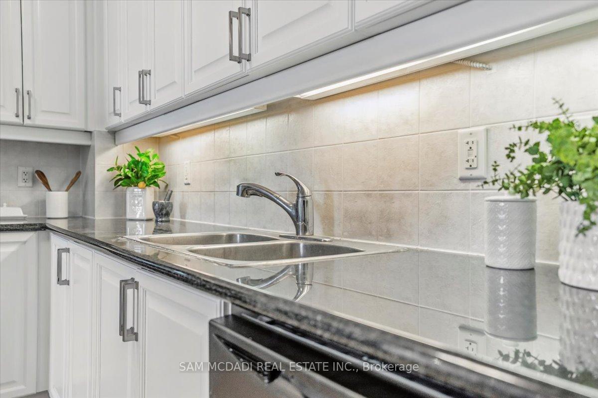 3888 Duke Of York Boulevard 3028