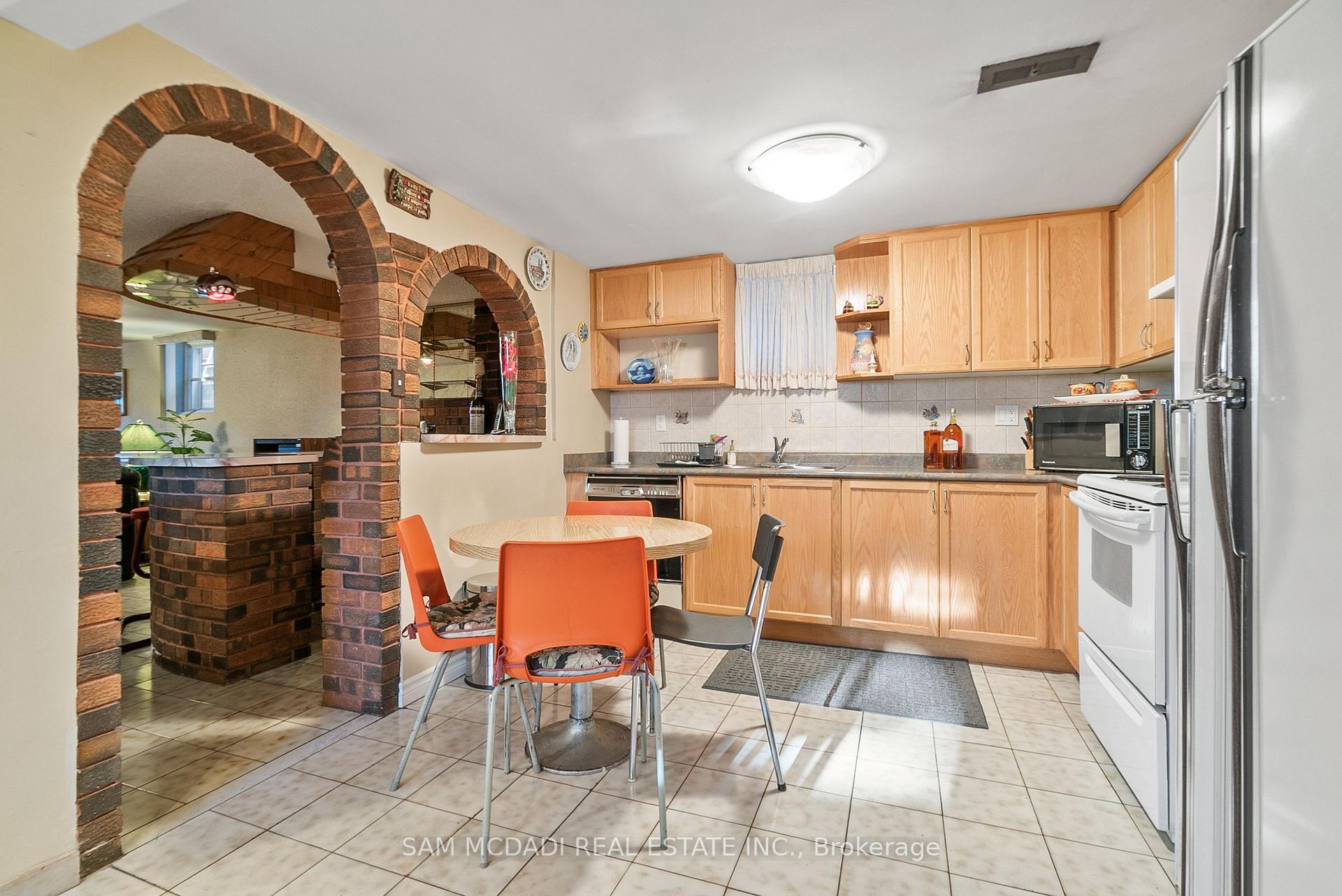 83 Evans Avenue, Toronto W06