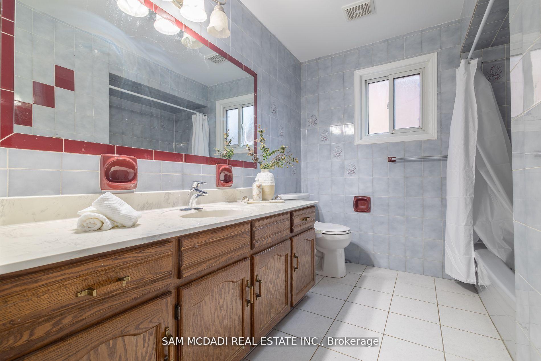 2093 The Chase, Mississauga