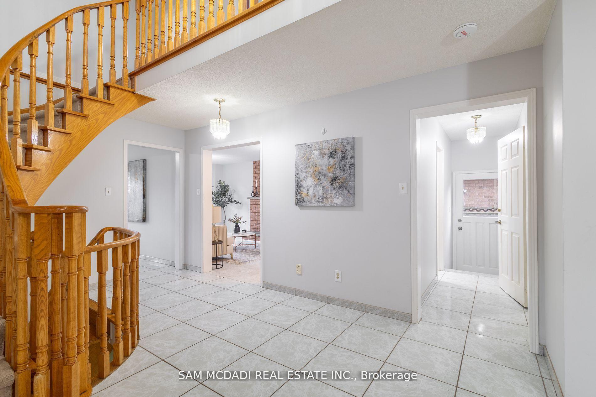 2093 The Chase, Mississauga
