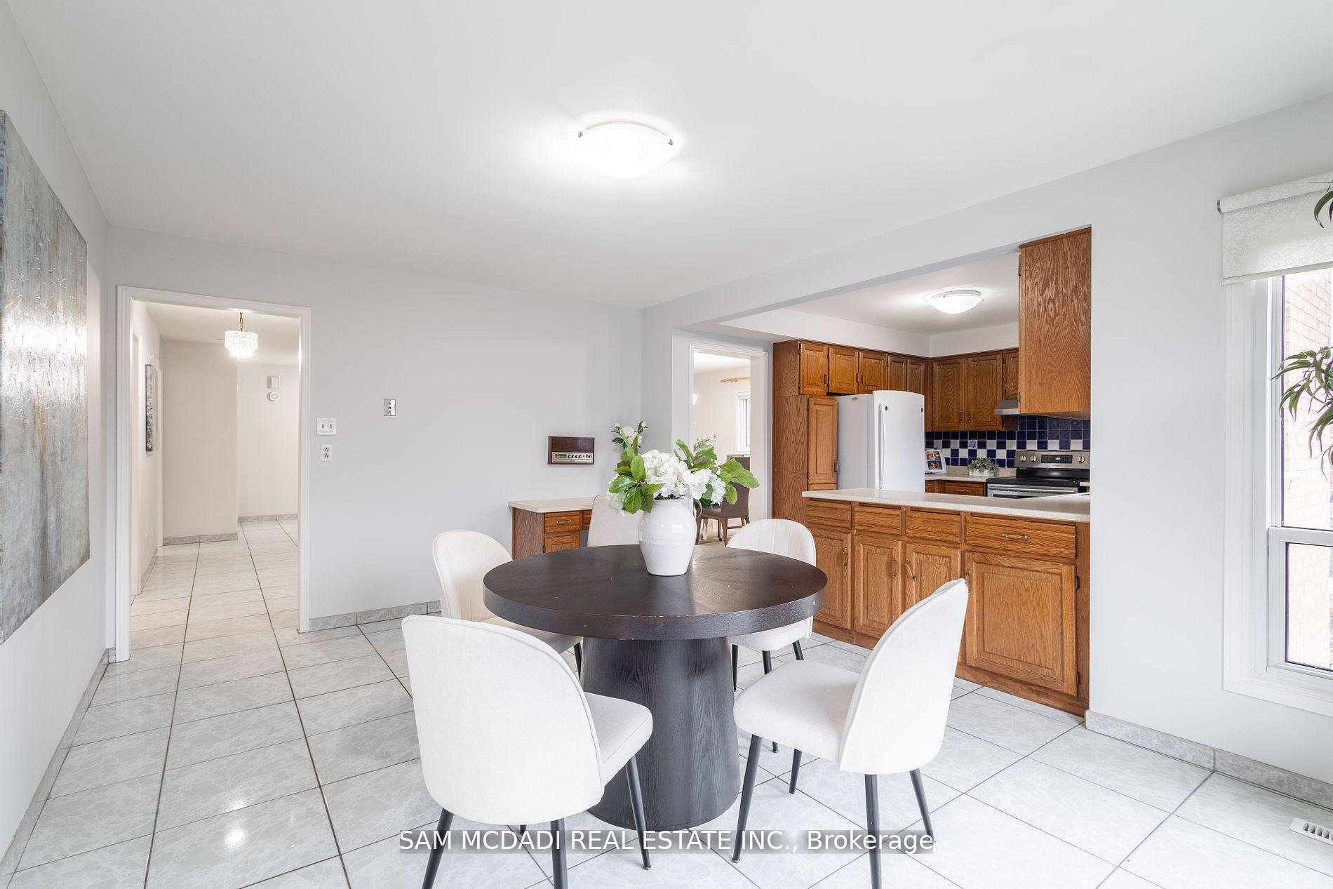 2093 The Chase, Mississauga