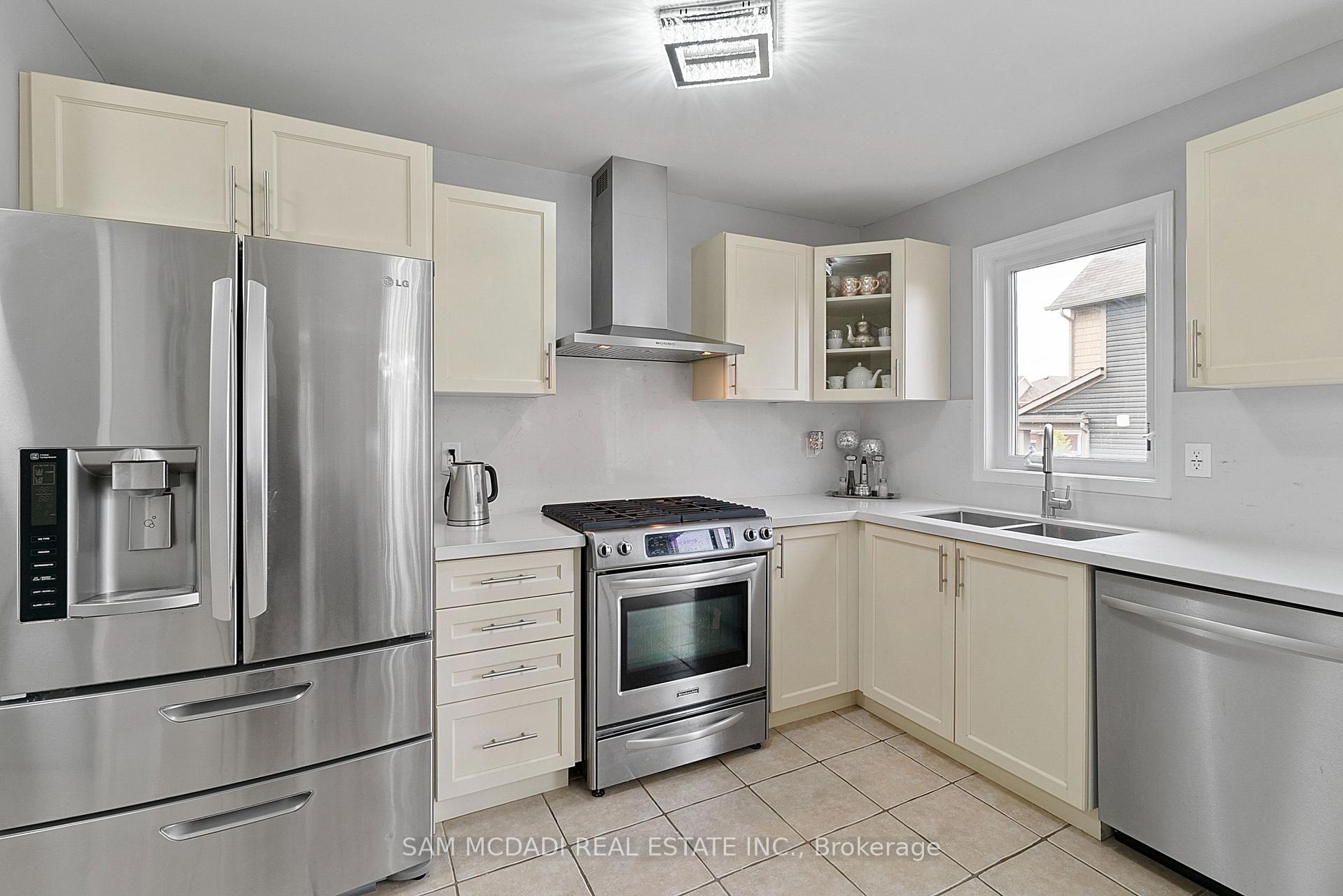 216 Ruhl Drive, Milton