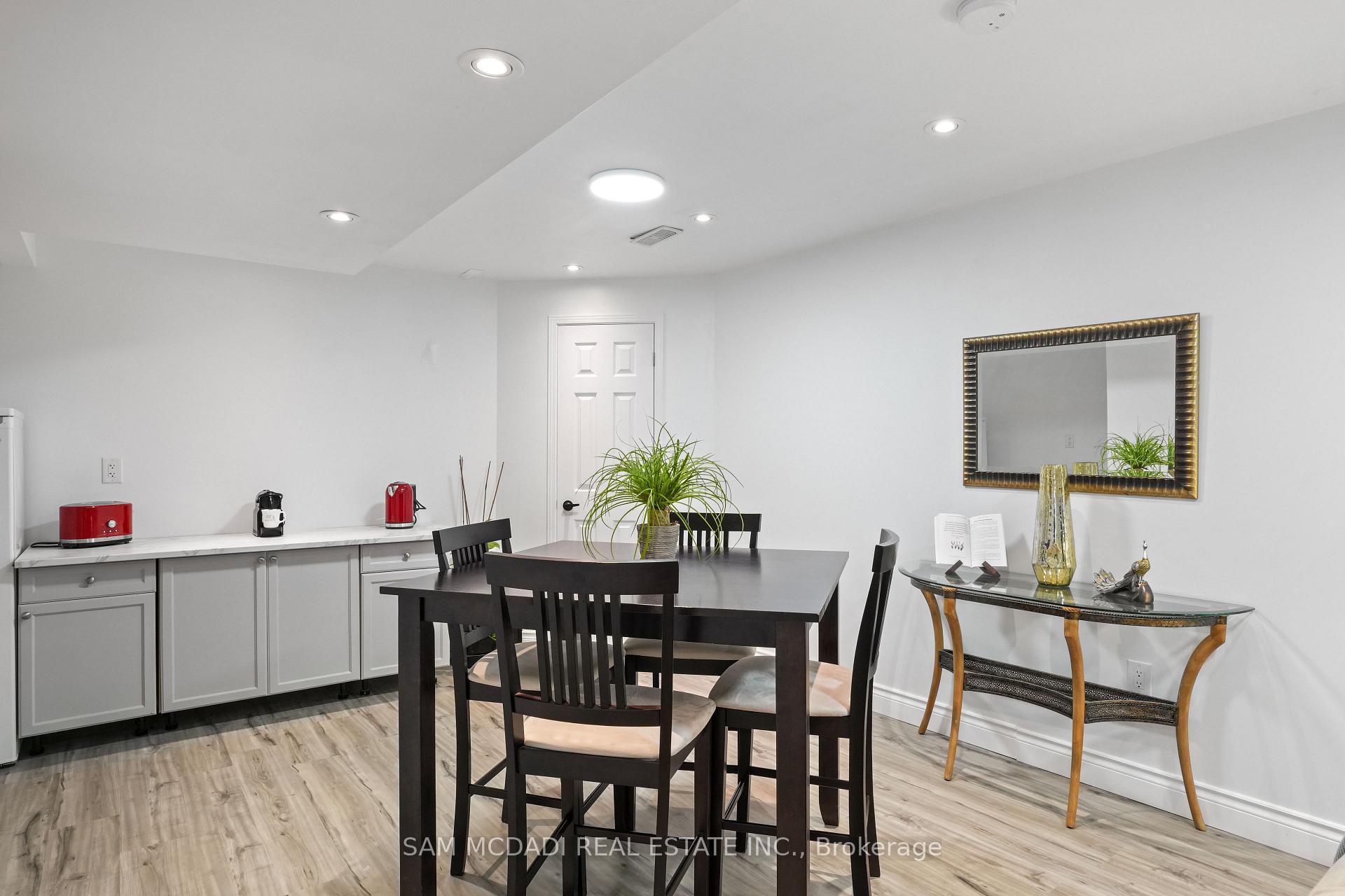 216 Ruhl Drive, Milton