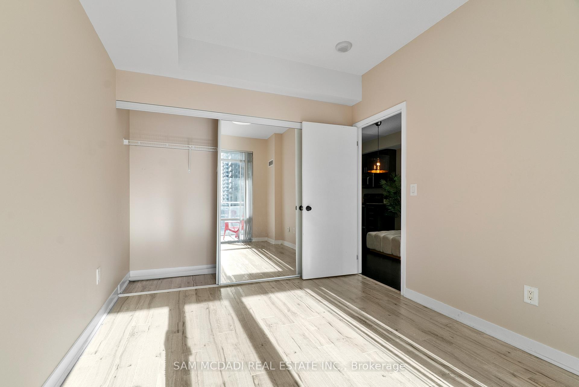 360 Square One Drive N 707, Mississauga Unit: 707