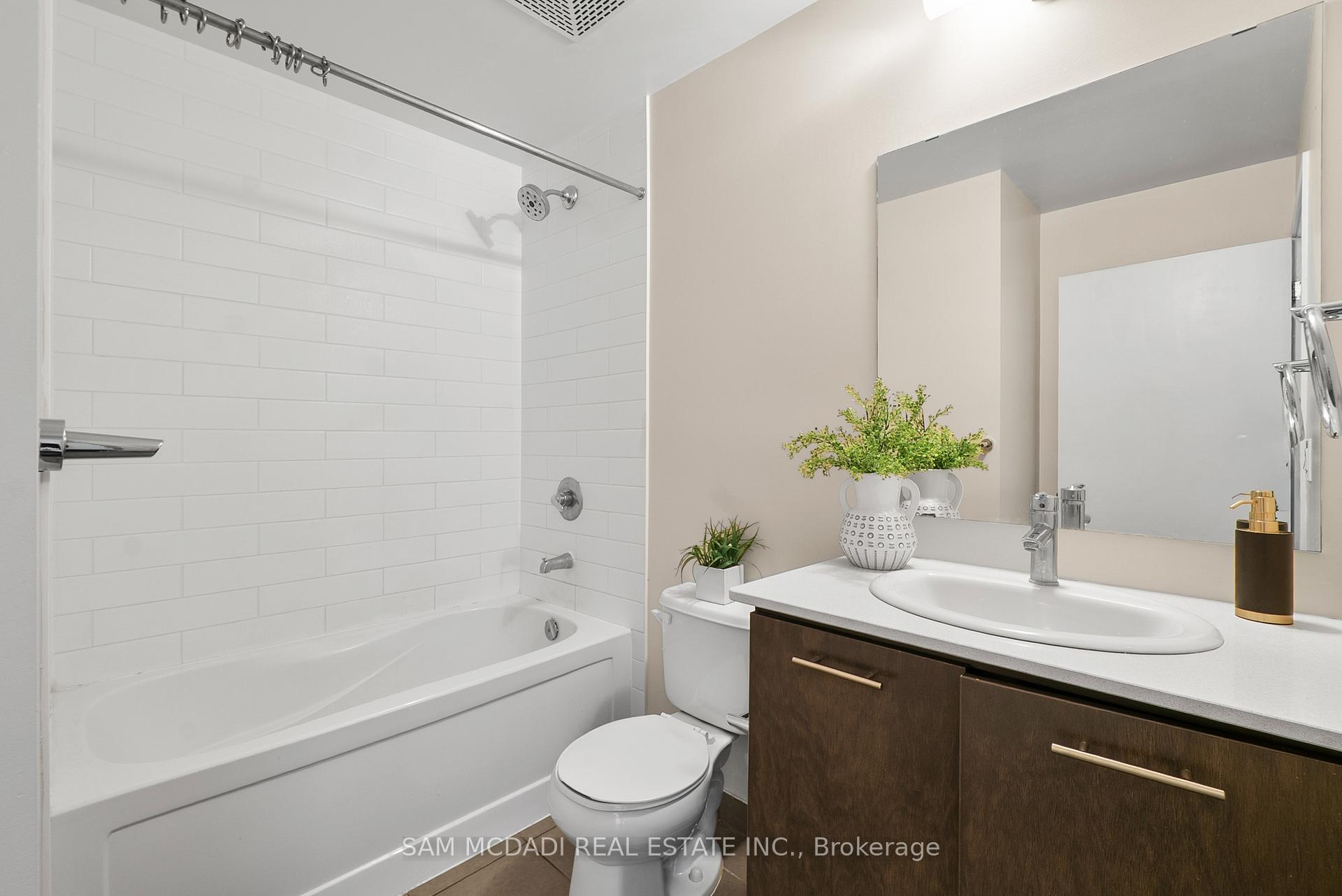 360 Square One Drive N 707, Mississauga Unit: 707