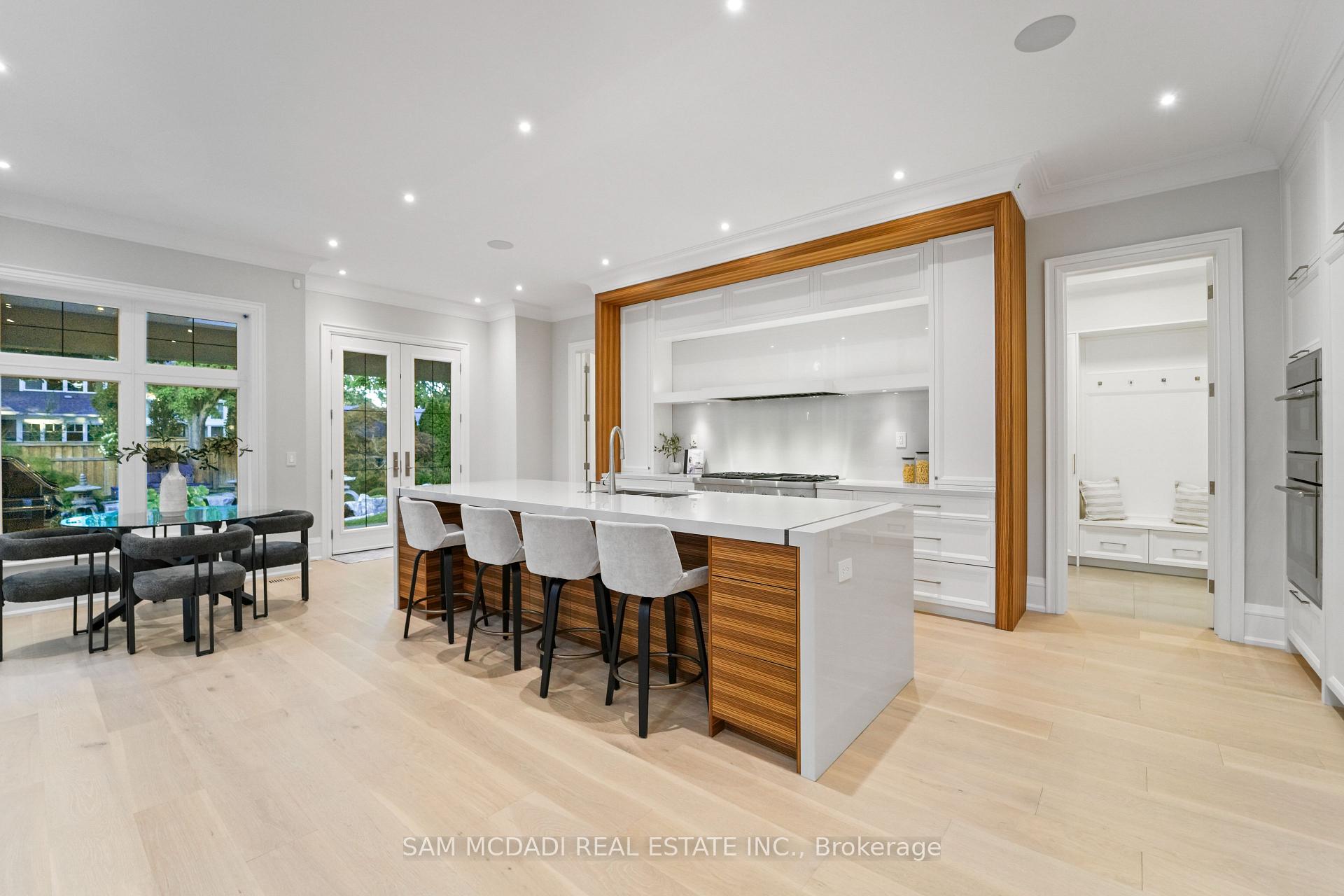 371 Willis Drive, Oakville