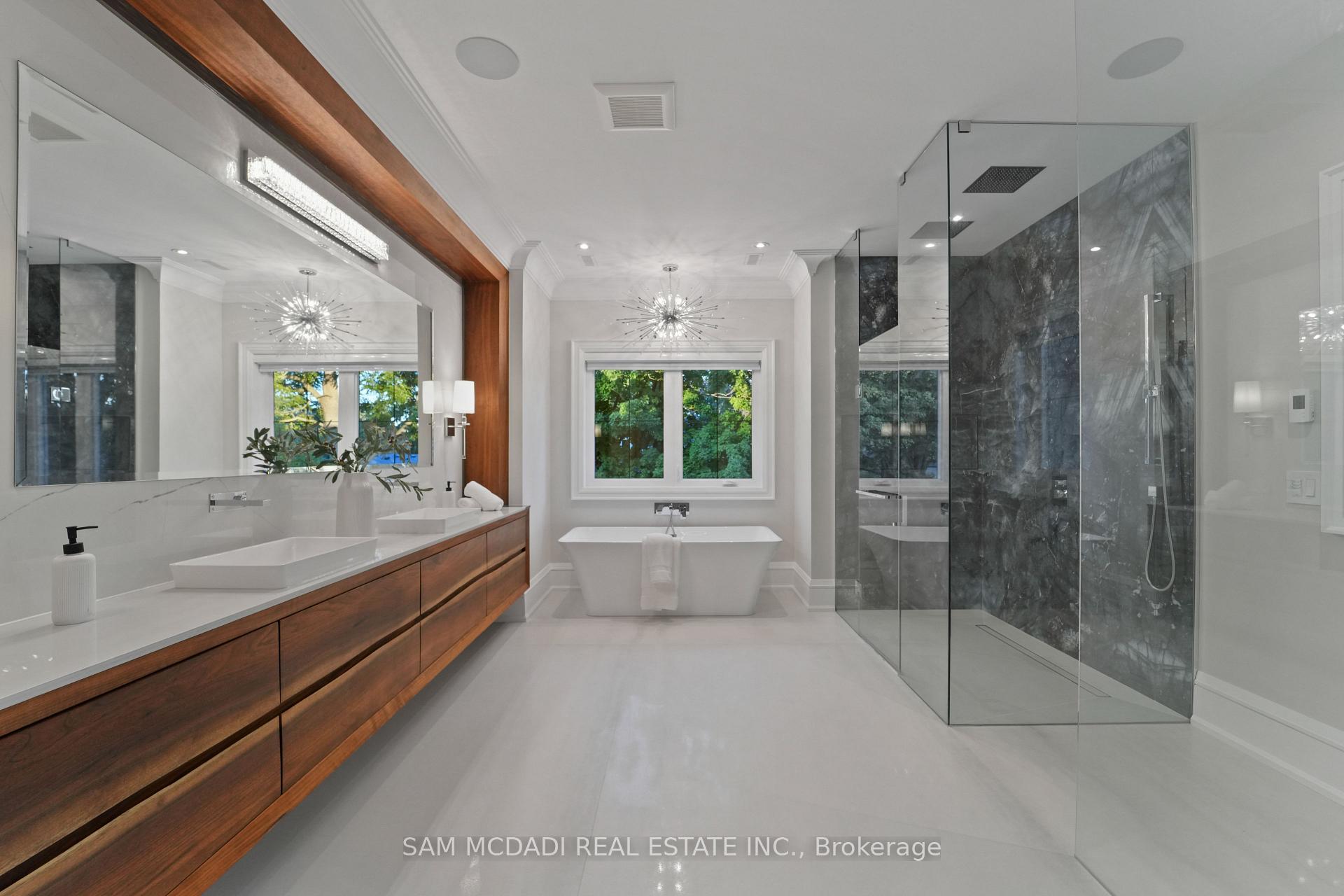 371 Willis Drive, Oakville