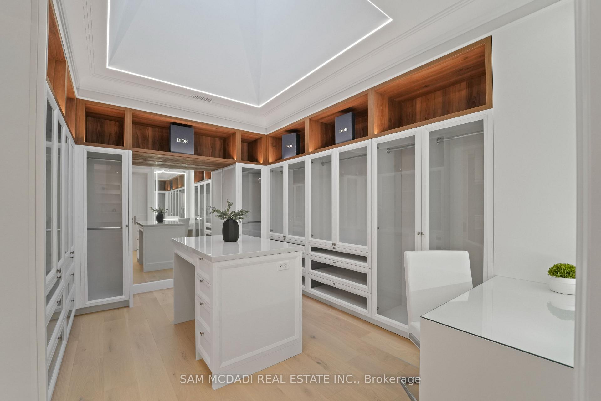 371 Willis Drive, Oakville