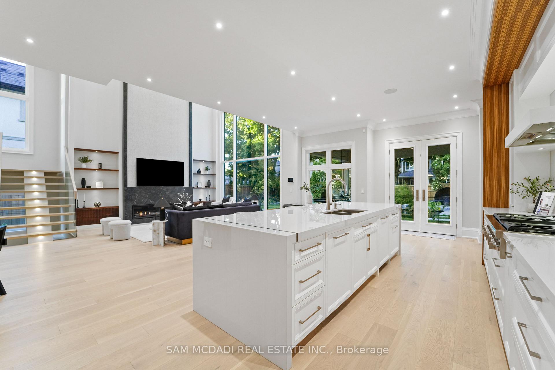 371 Willis Drive, Oakville