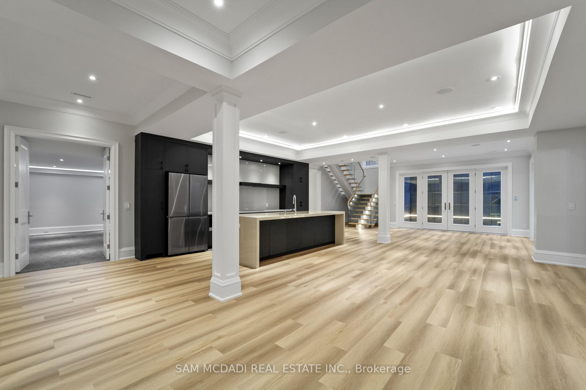 371 Willis Drive, Oakville