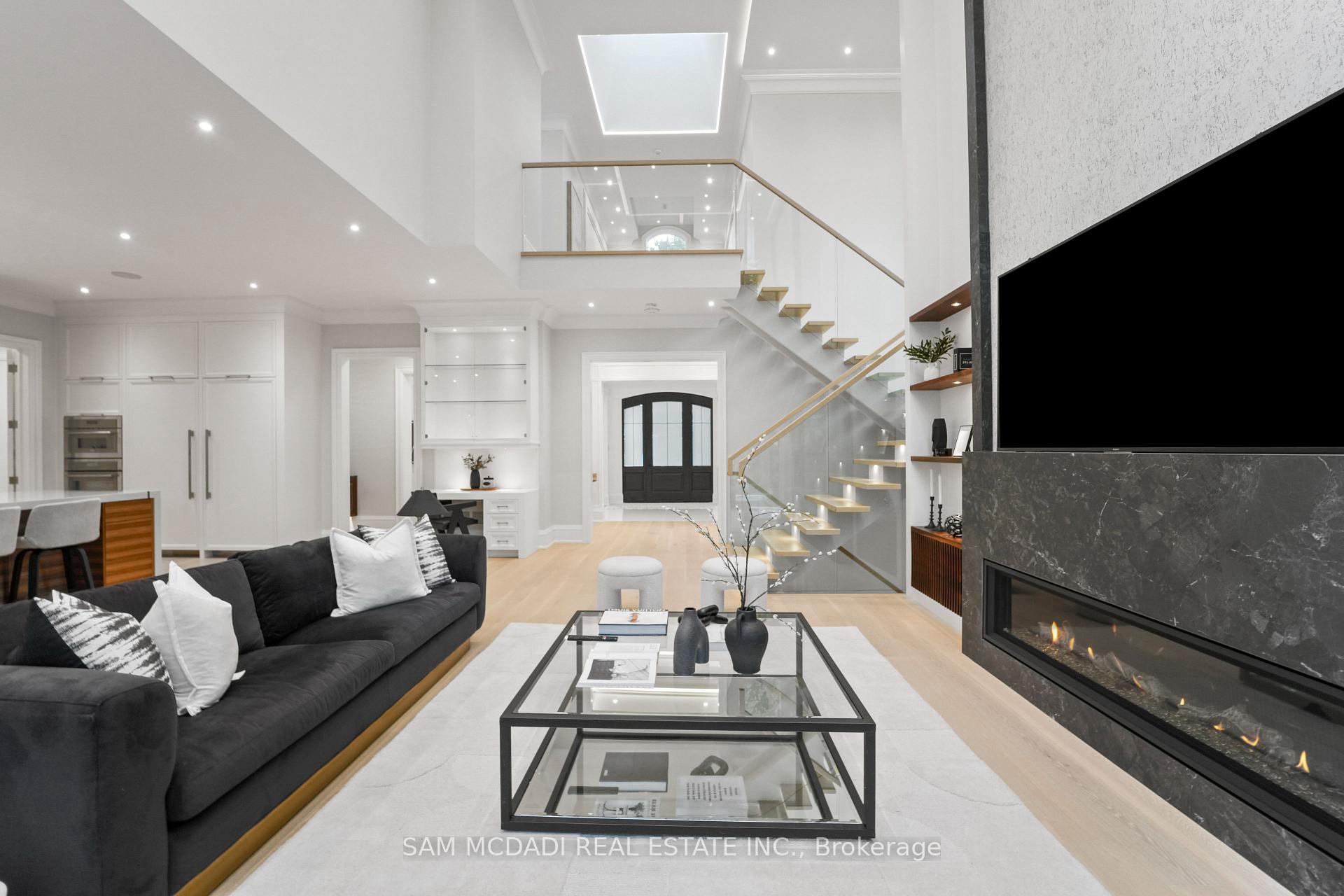 371 Willis Drive, Oakville