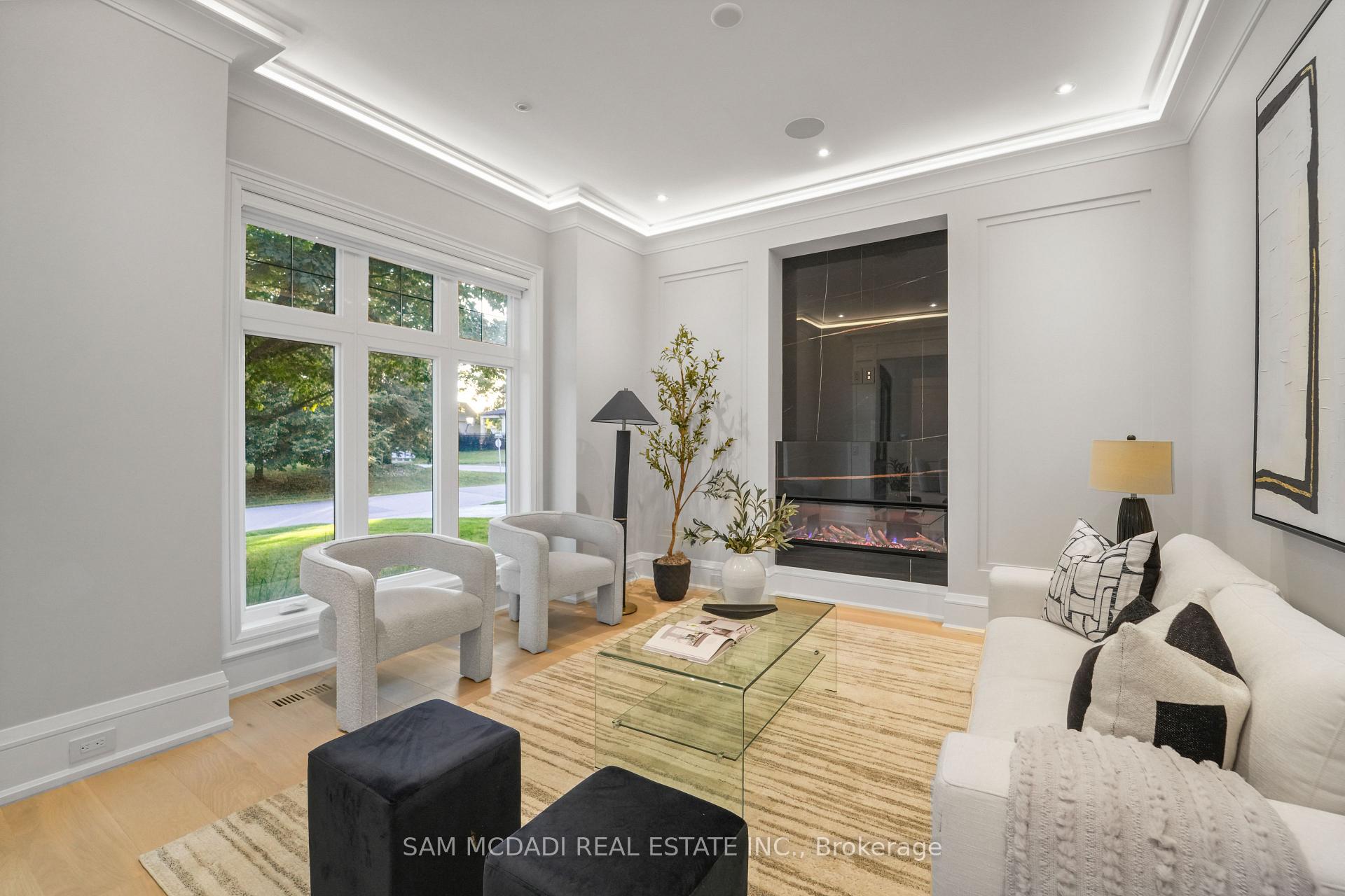 371 Willis Drive, Oakville