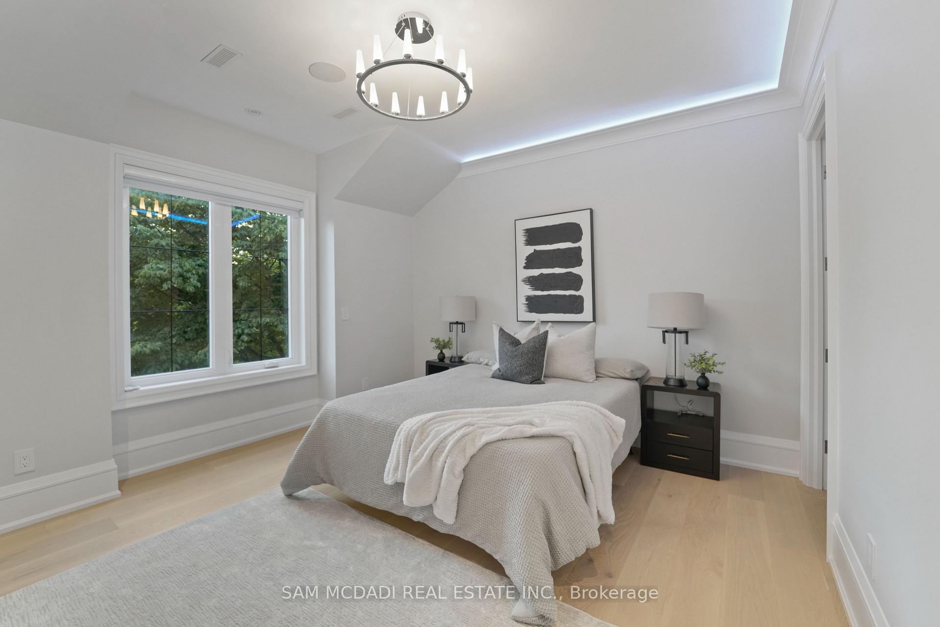 371 Willis Drive, Oakville