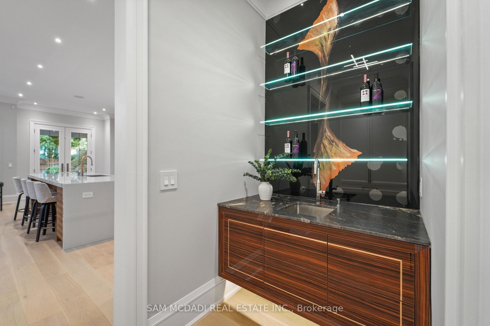 371 Willis Drive, Oakville