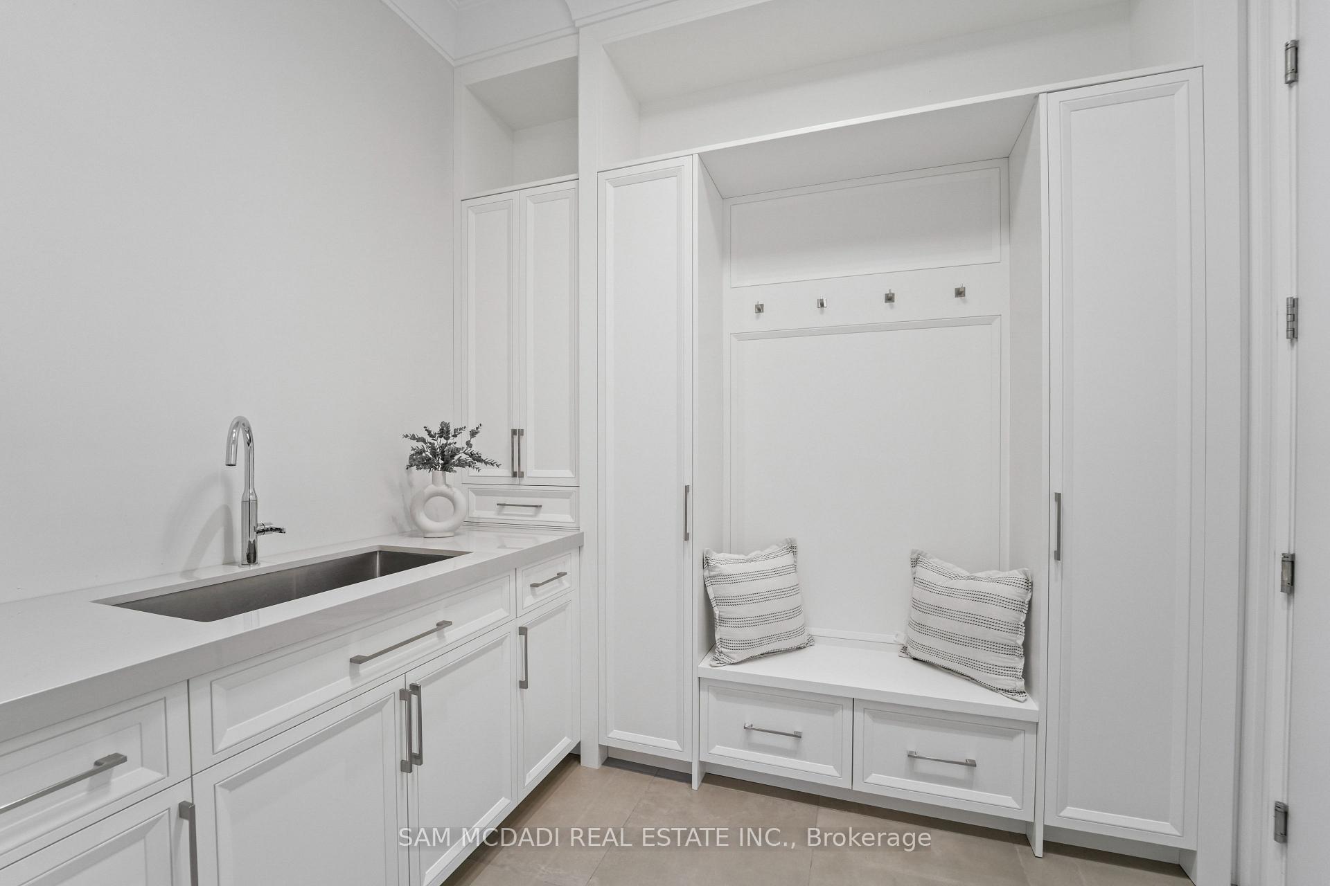 371 Willis Drive, Oakville