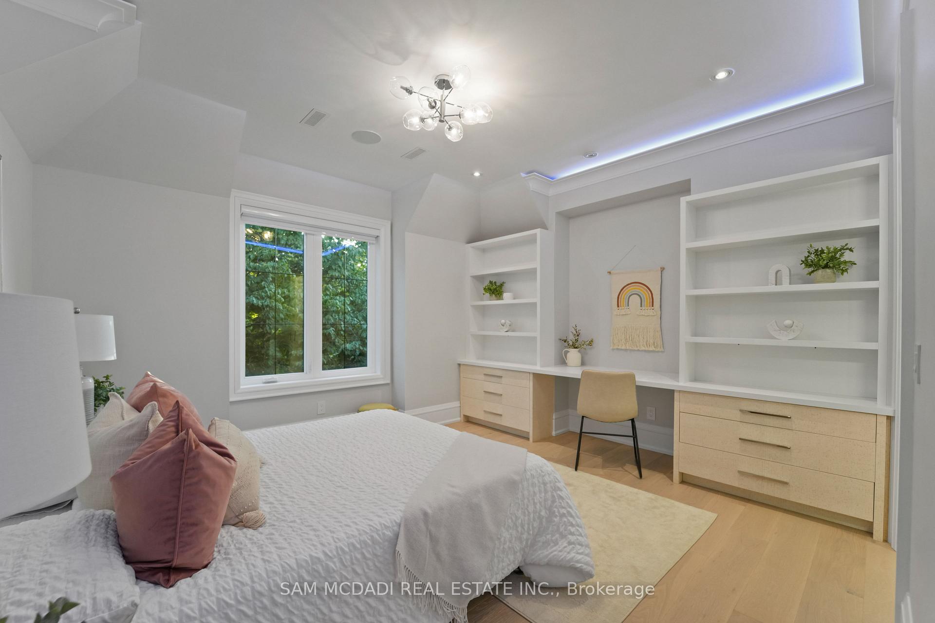 371 Willis Drive, Oakville