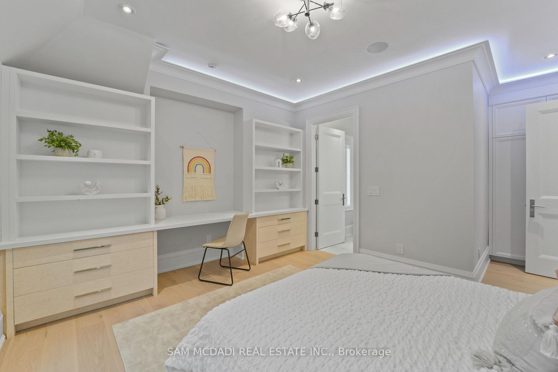 371 Willis Drive, Oakville