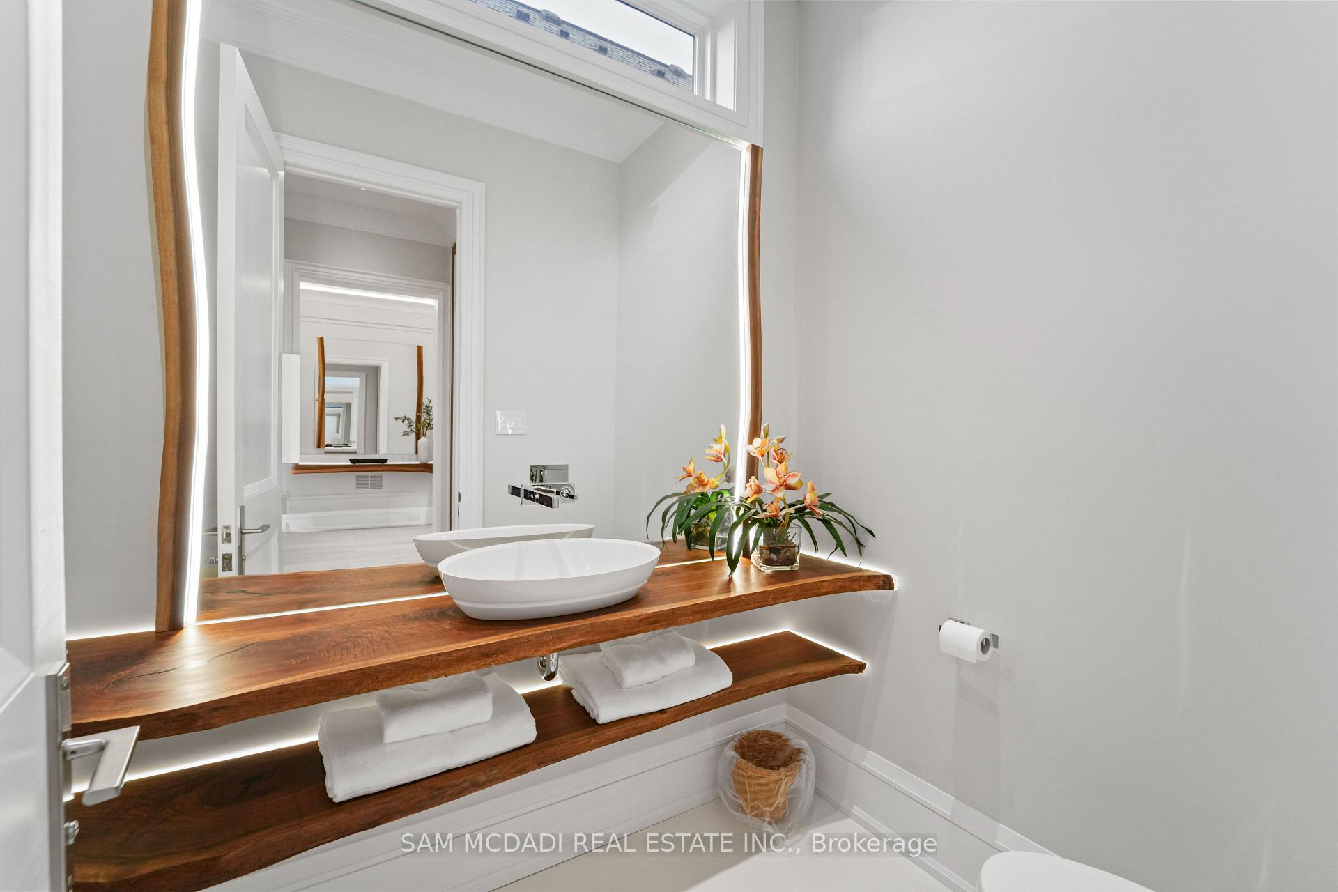 371 Willis Drive, Oakville