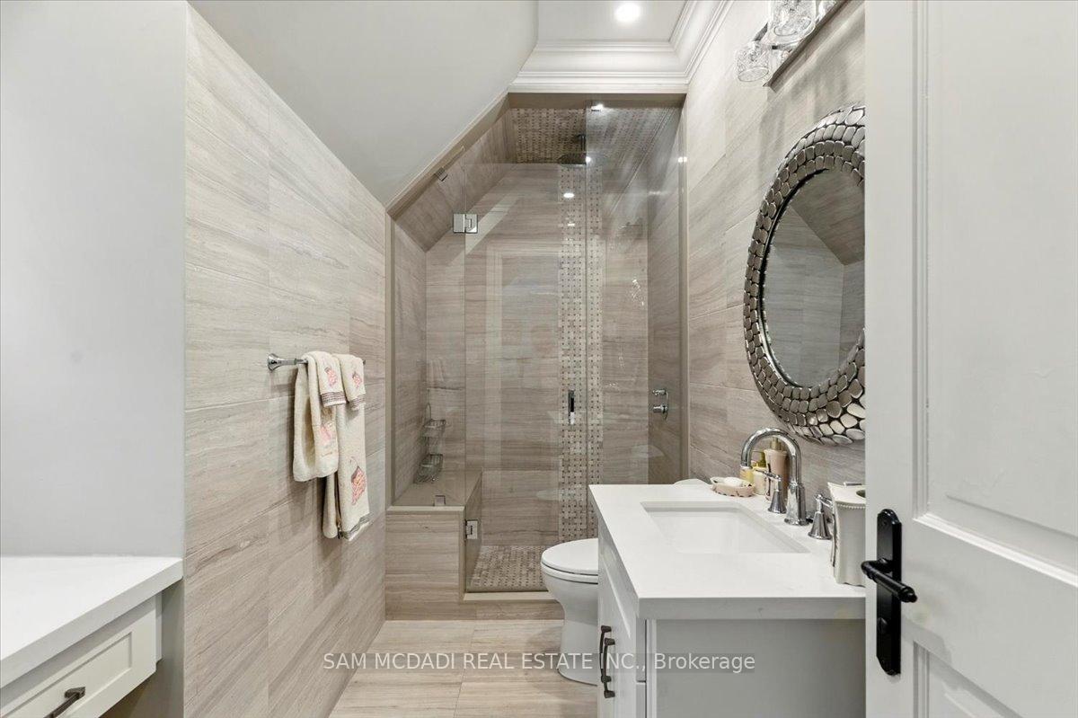 883 Parkland Avenue, Mississauga