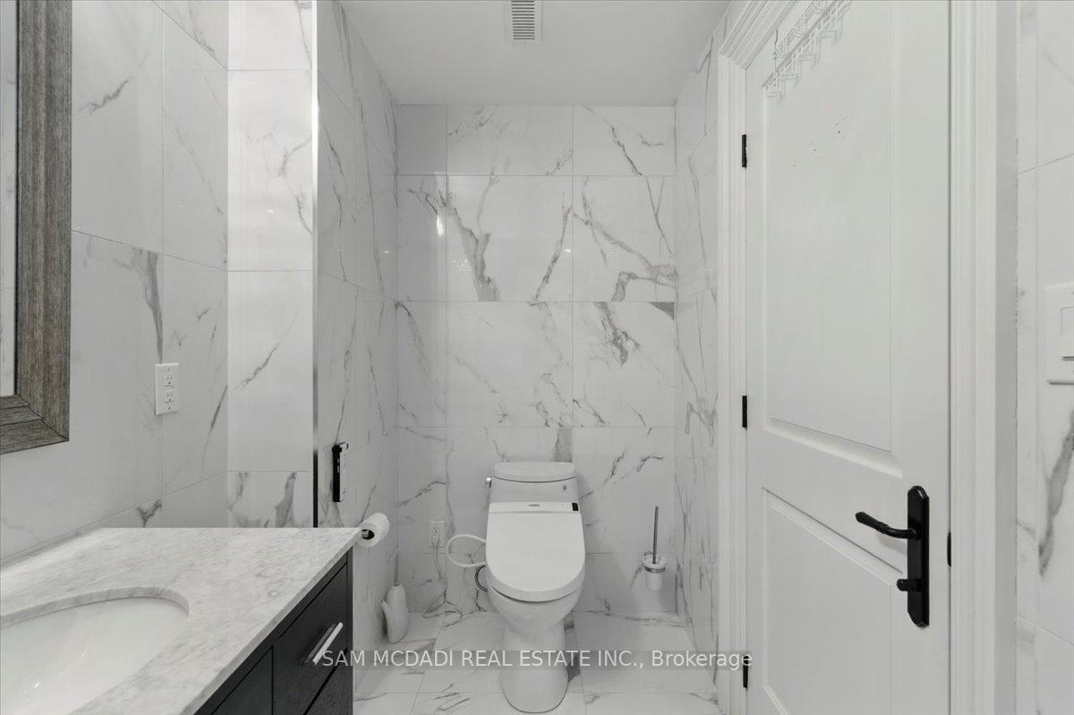 883 Parkland Avenue, Mississauga