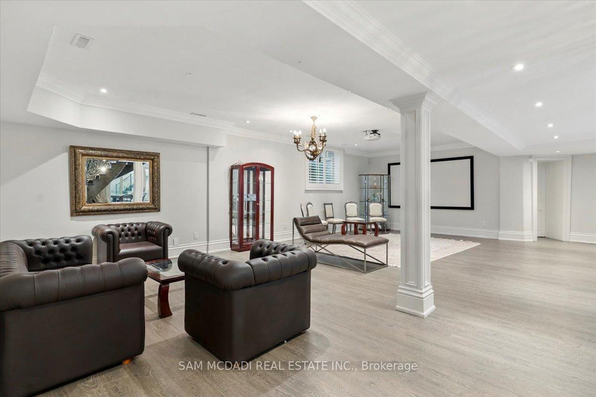883 Parkland Avenue, Mississauga