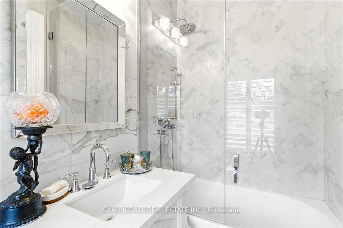 883 Parkland Avenue, Mississauga