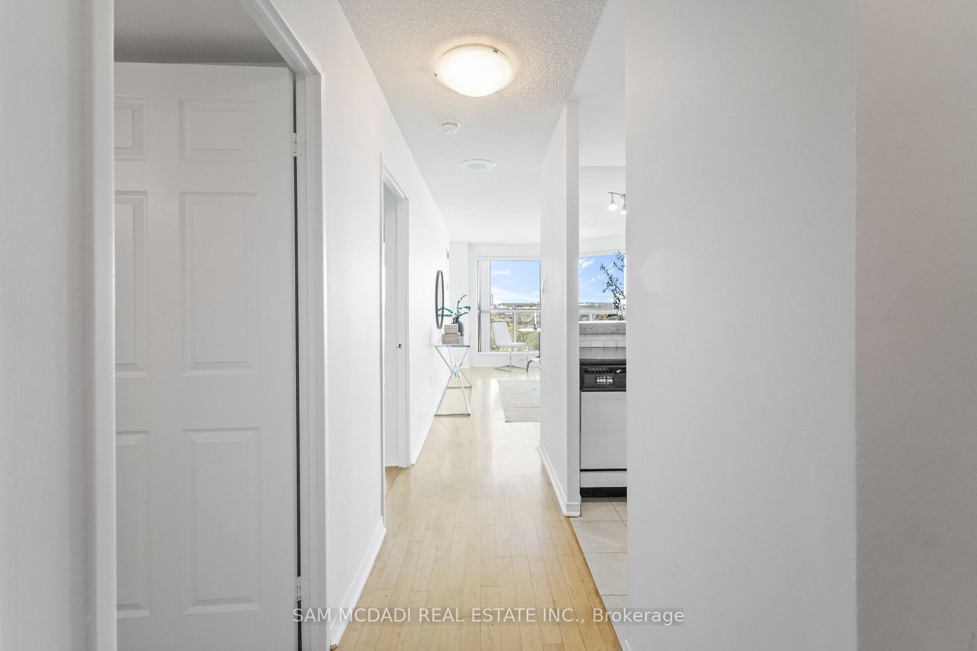 2177 Burnhamthorpe Road W 1807, Mississauga Unit: 1807