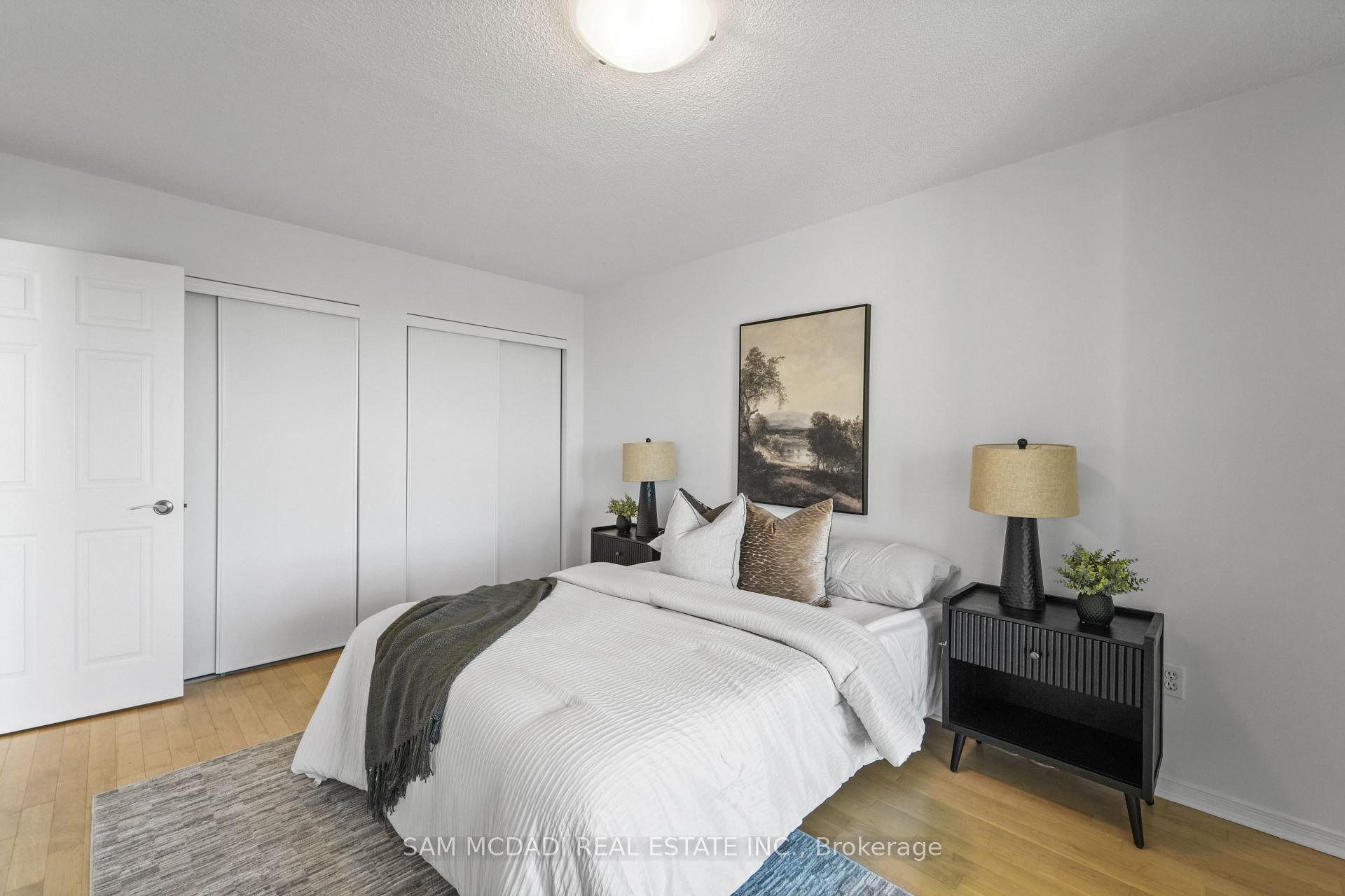 2177 Burnhamthorpe Road W 1807, Mississauga Unit: 1807