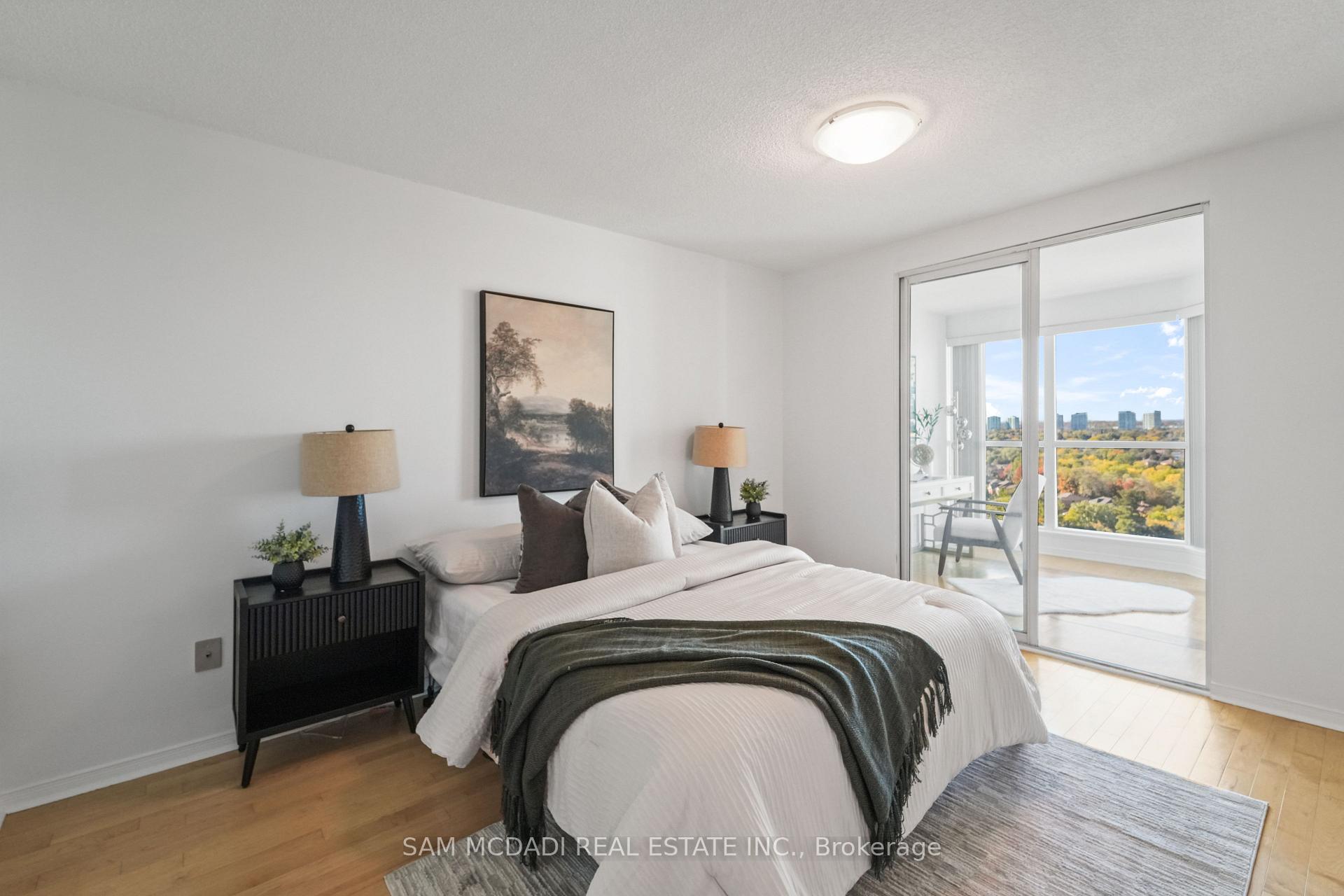 2177 Burnhamthorpe Road W 1807, Mississauga Unit: 1807