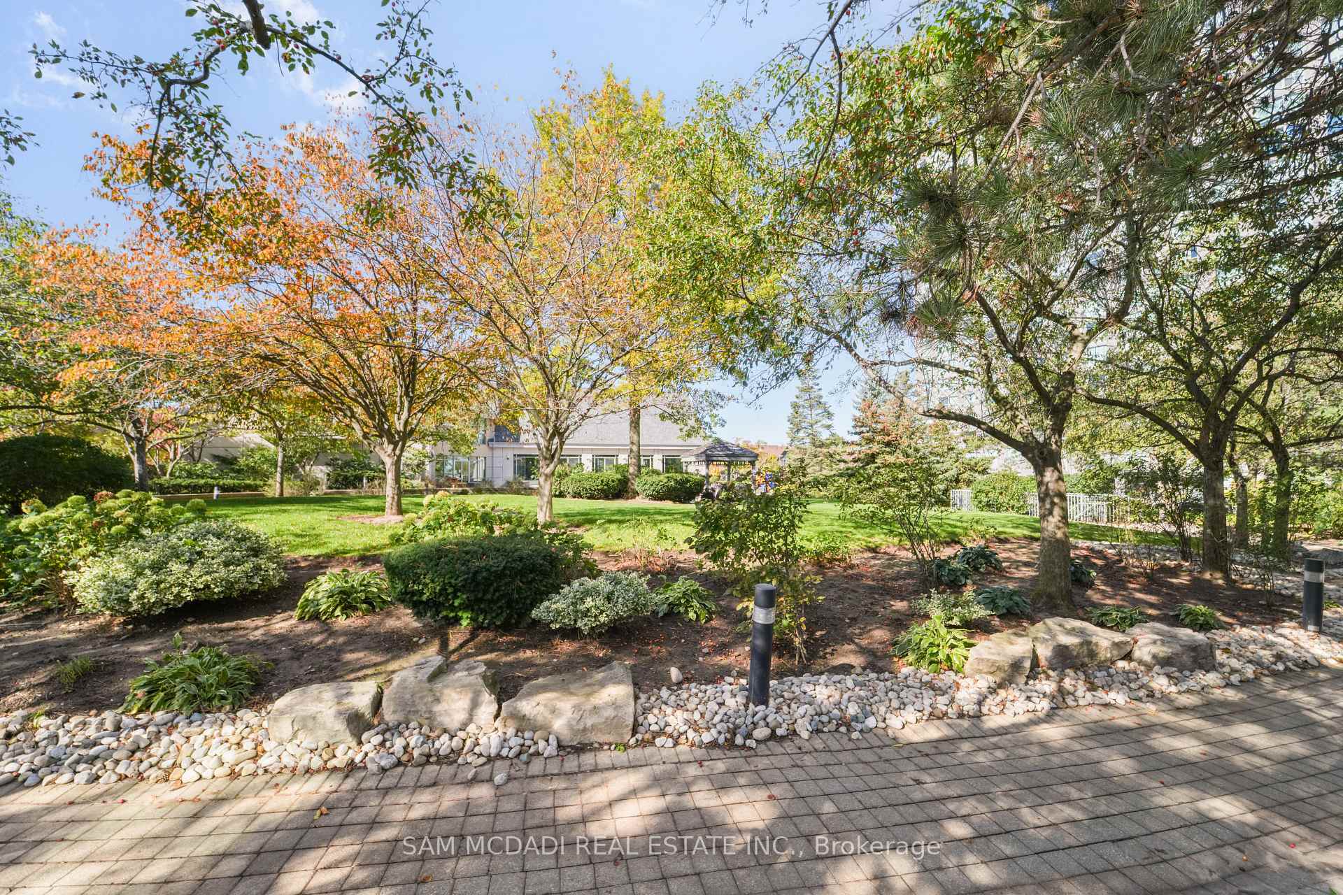 2177 Burnhamthorpe Road W 1807, Mississauga Unit: 1807