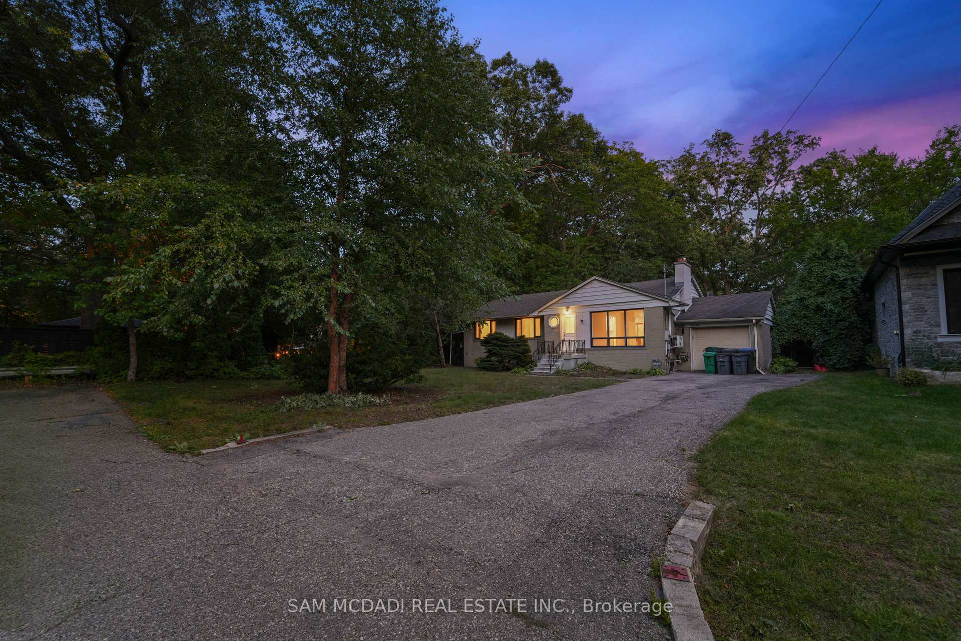 1302 Martley Drive, Mississauga