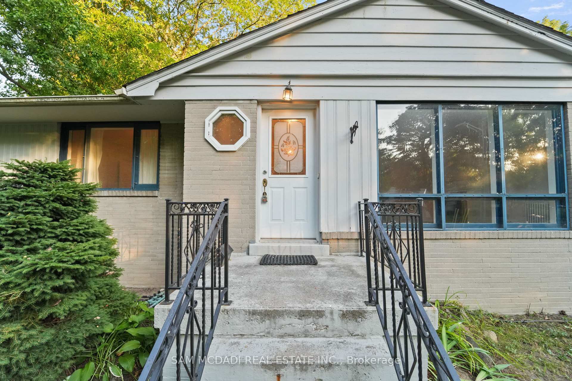 1302 Martley Drive, Mississauga