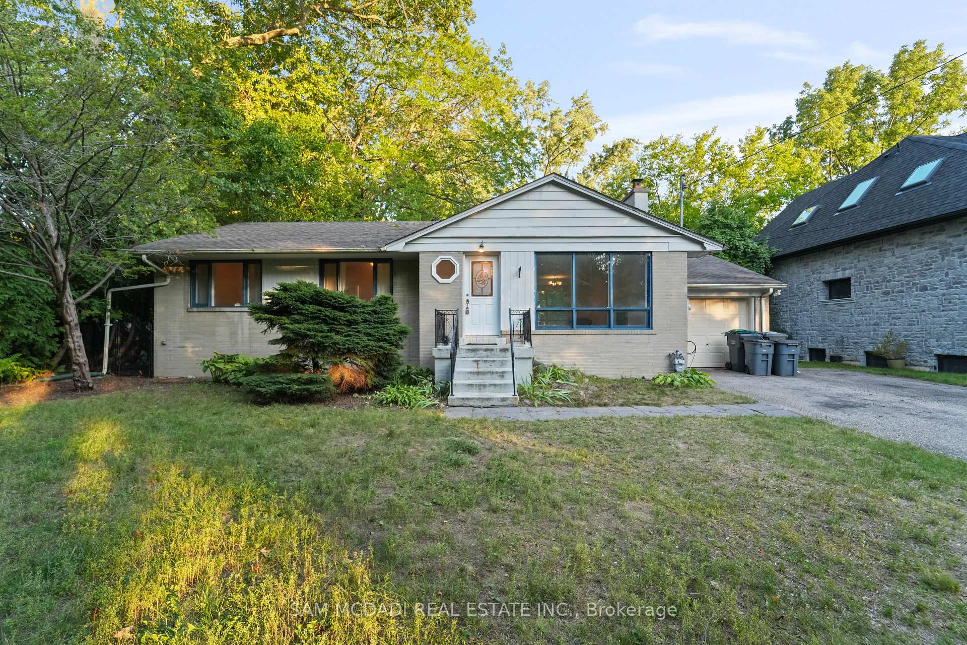 1302 Martley Drive, Mississauga