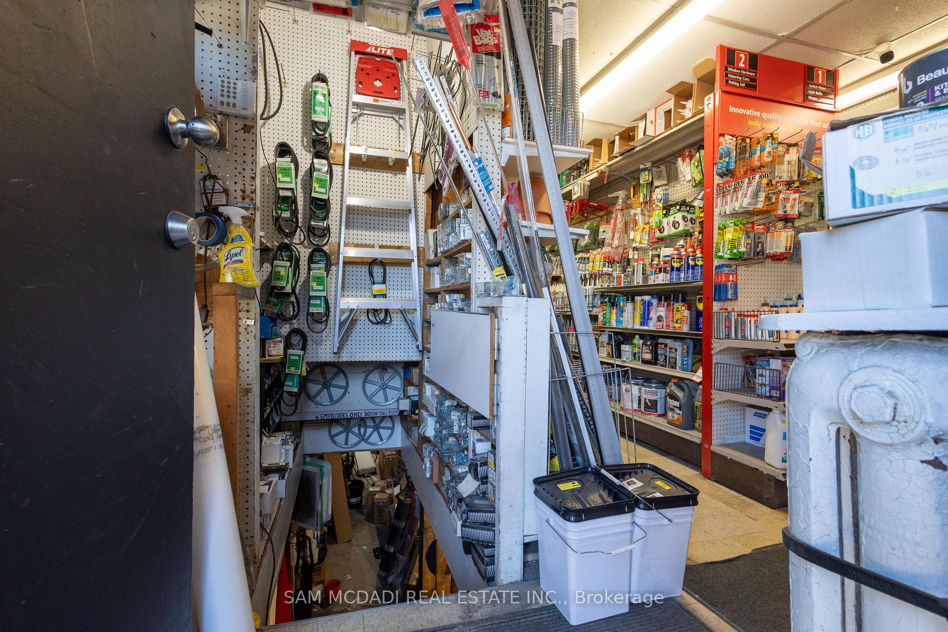 1212 Dufferin Street, Toronto W02