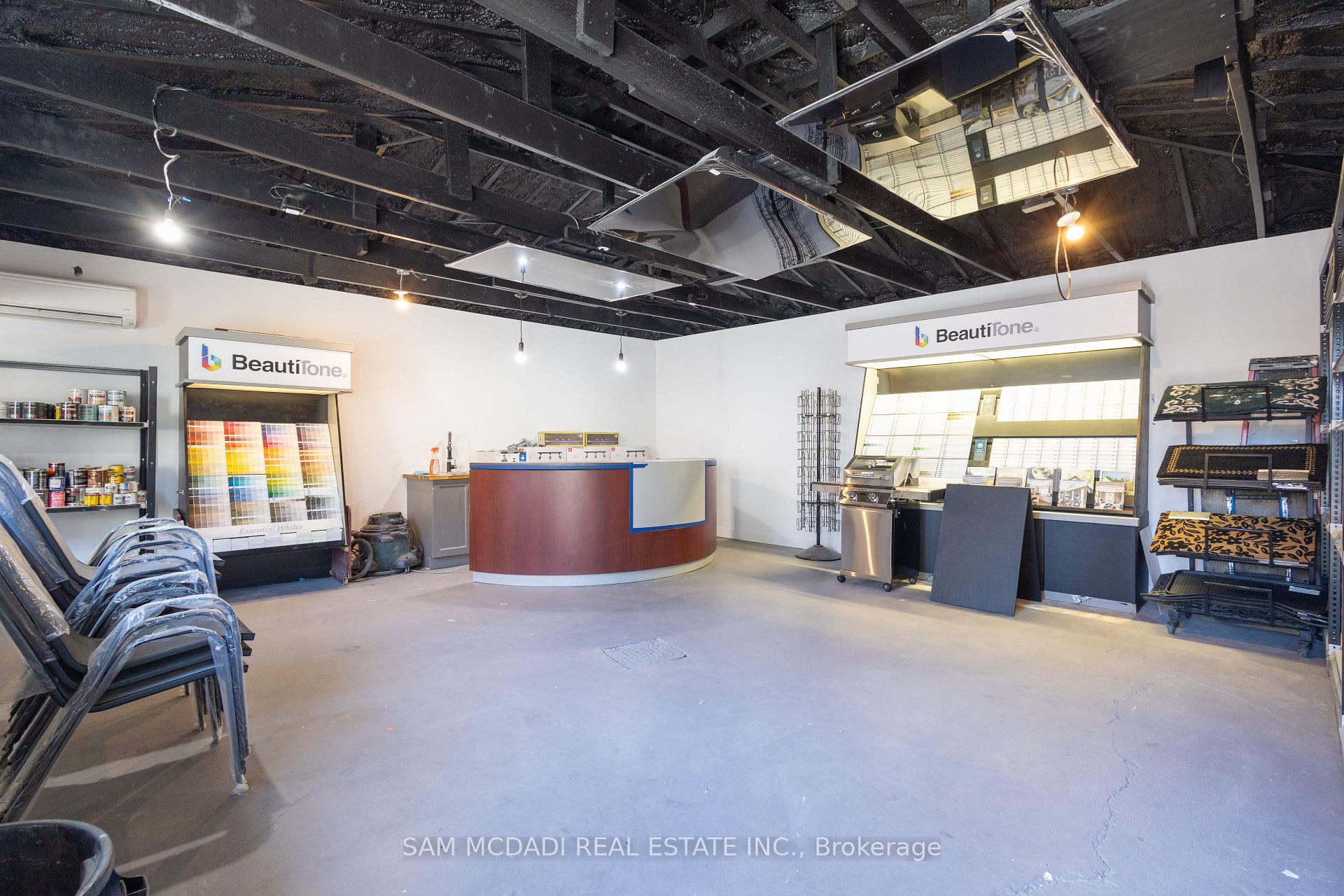 1212 Dufferin Street, Toronto W02