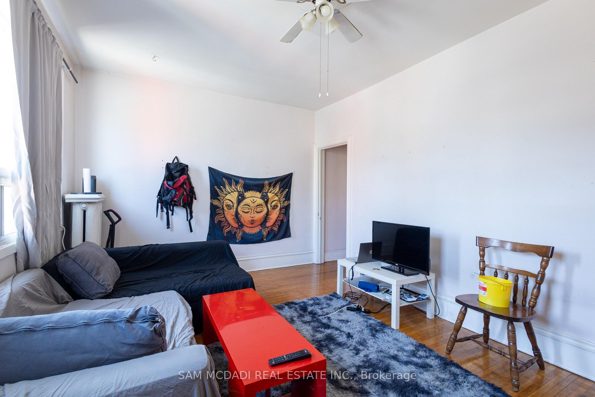 1212 Dufferin Street, Toronto W02