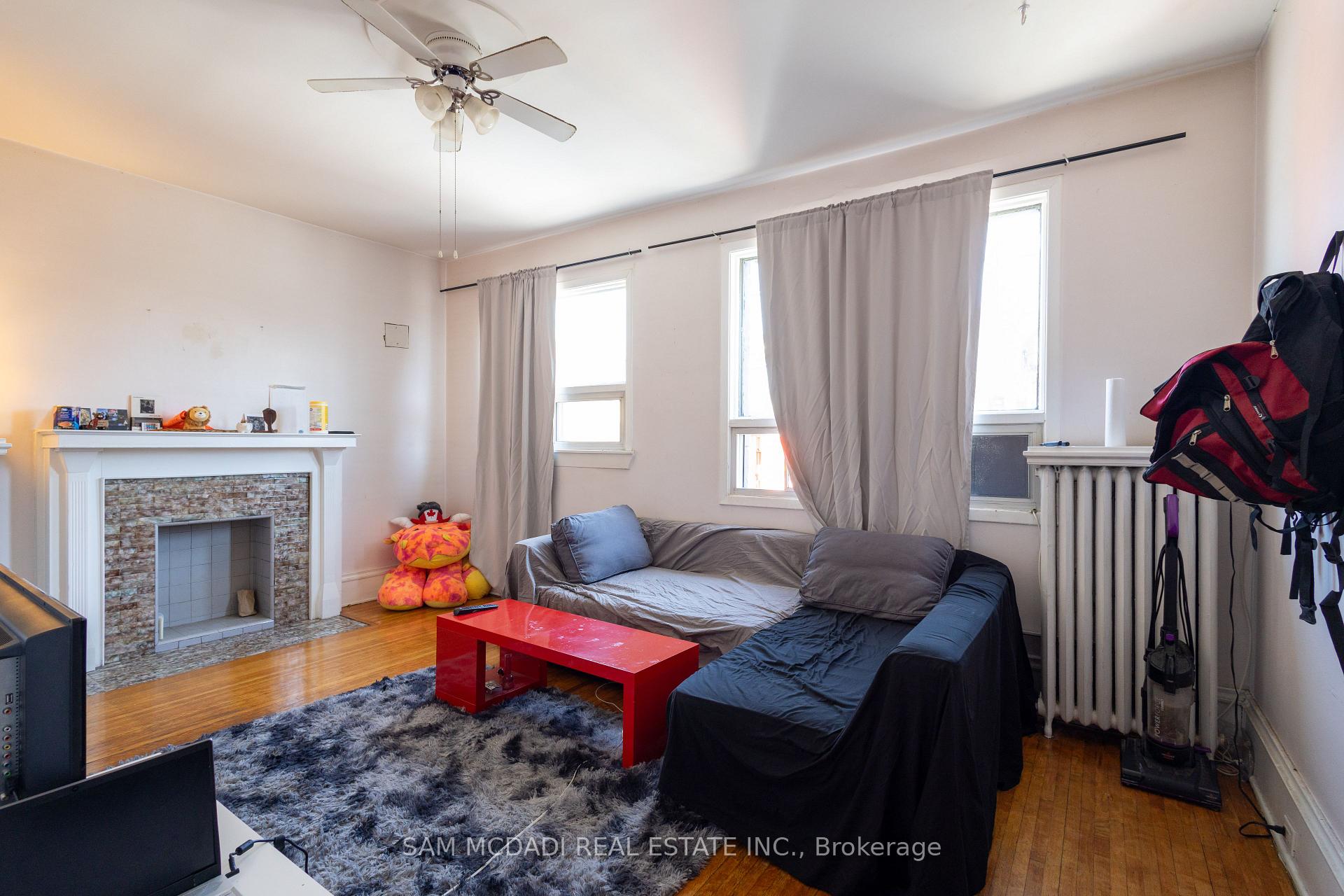 1212 Dufferin Street, Toronto W02