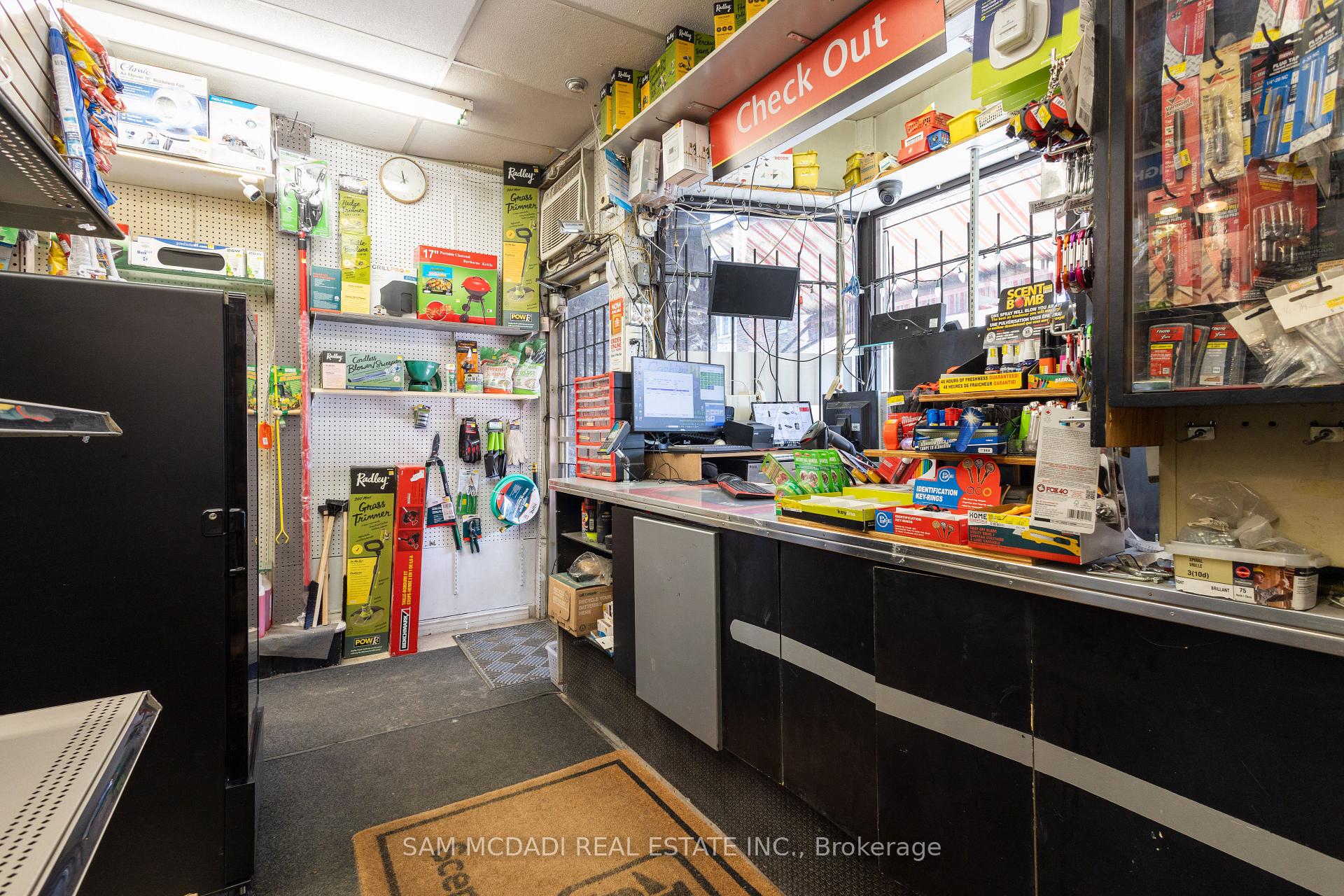 1212 Dufferin Street, Toronto W02