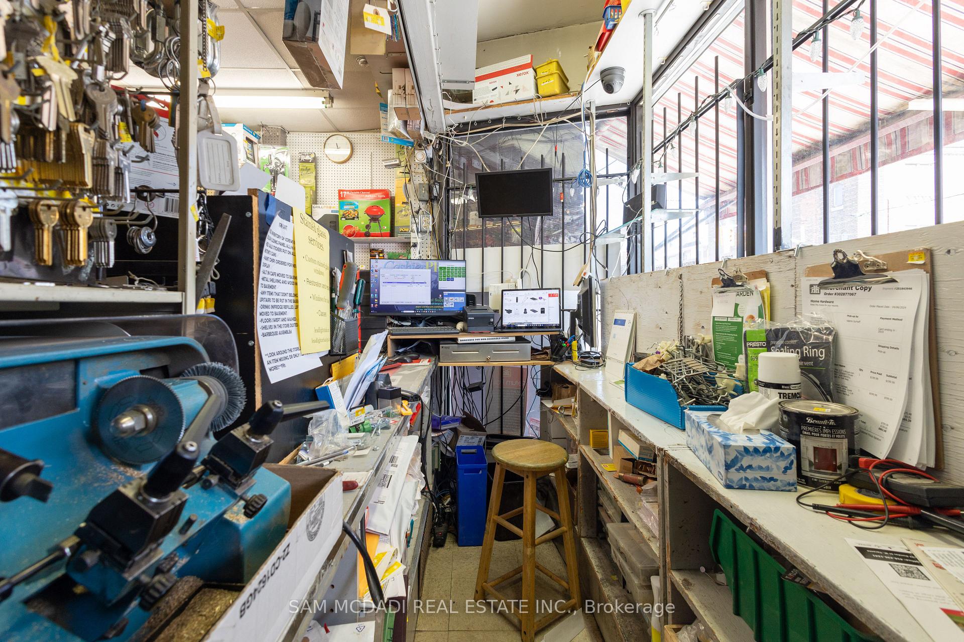 1212 Dufferin Street, Toronto W02