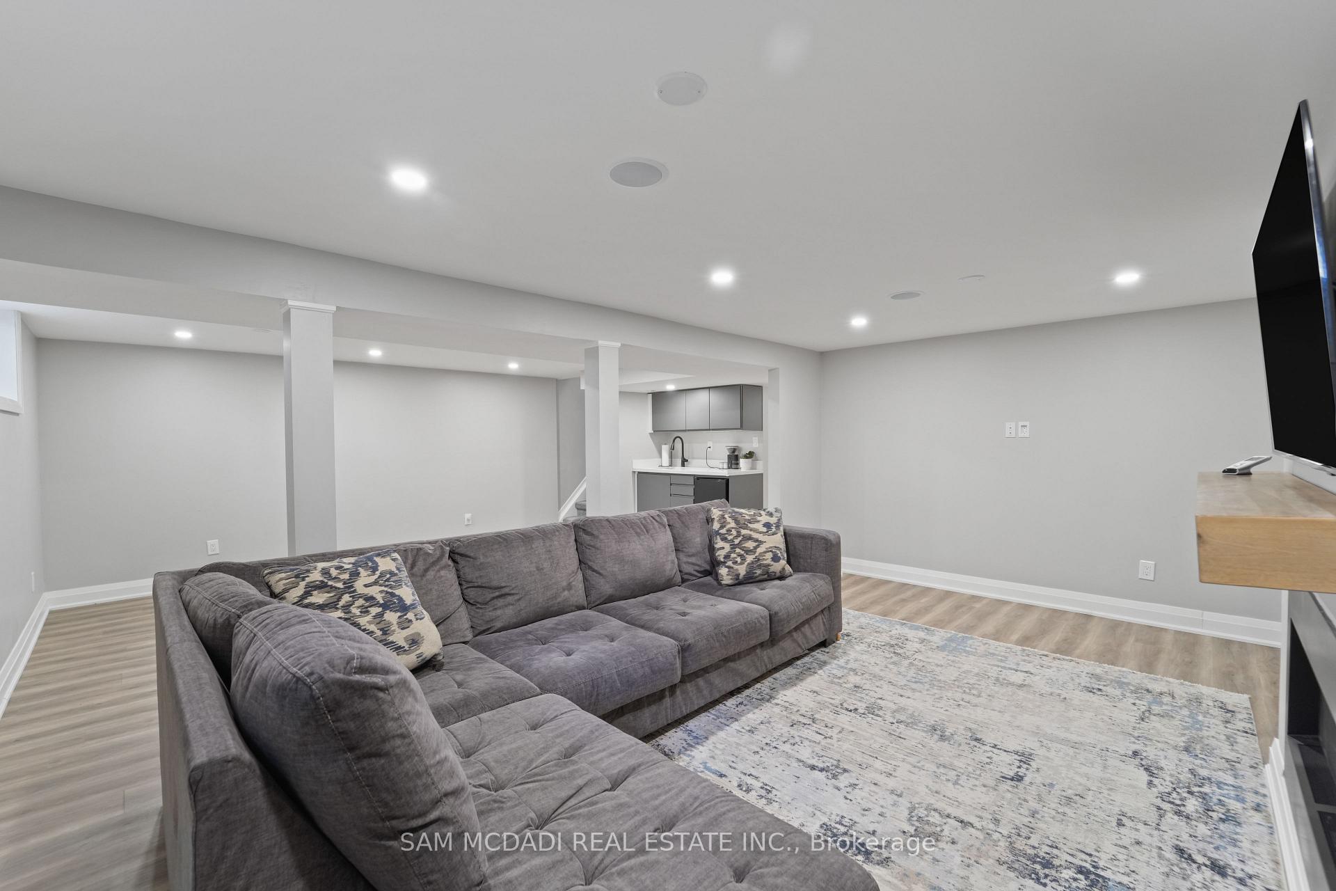 1987 Deanhome Road, Mississauga