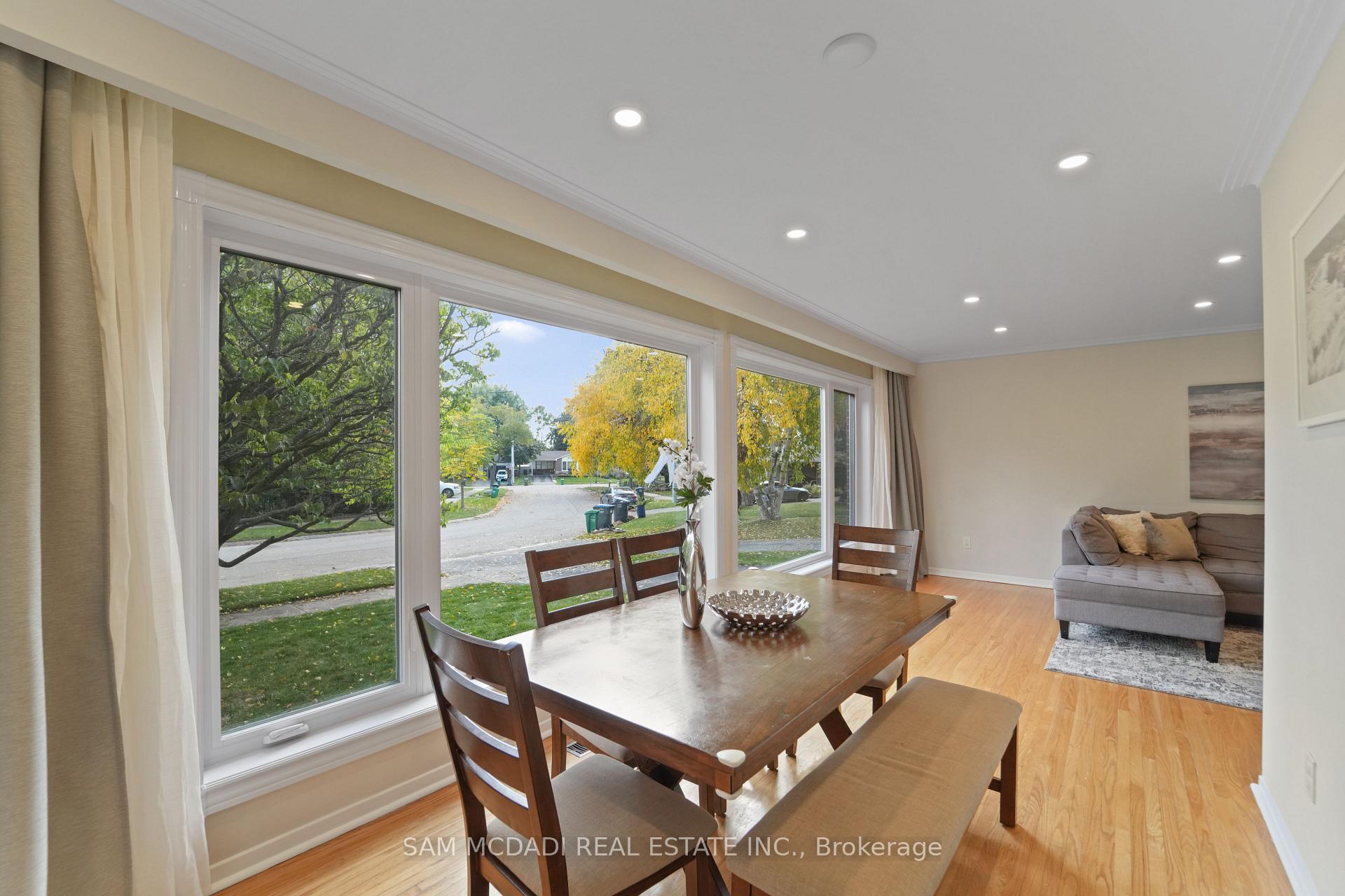 1987 Deanhome Road, Mississauga