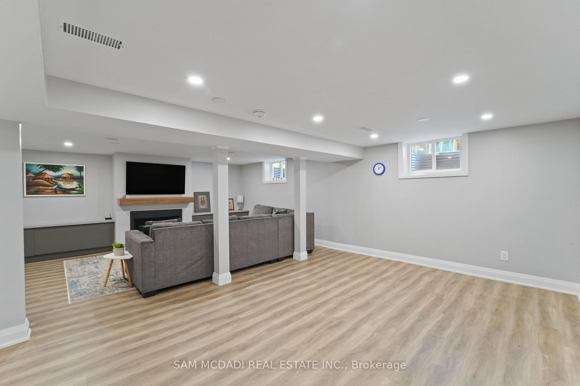 1987 Deanhome Road, Mississauga