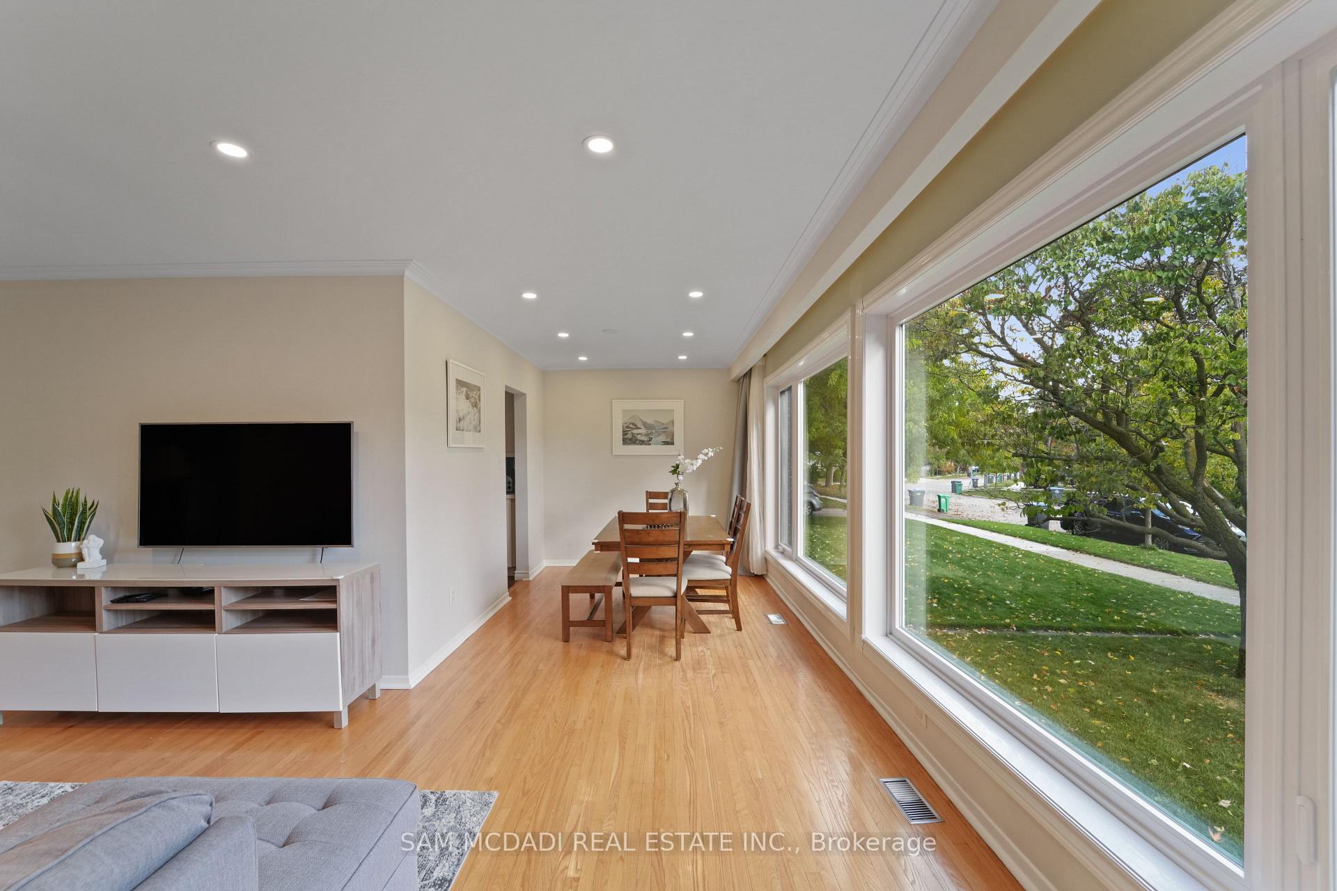 1987 Deanhome Road, Mississauga