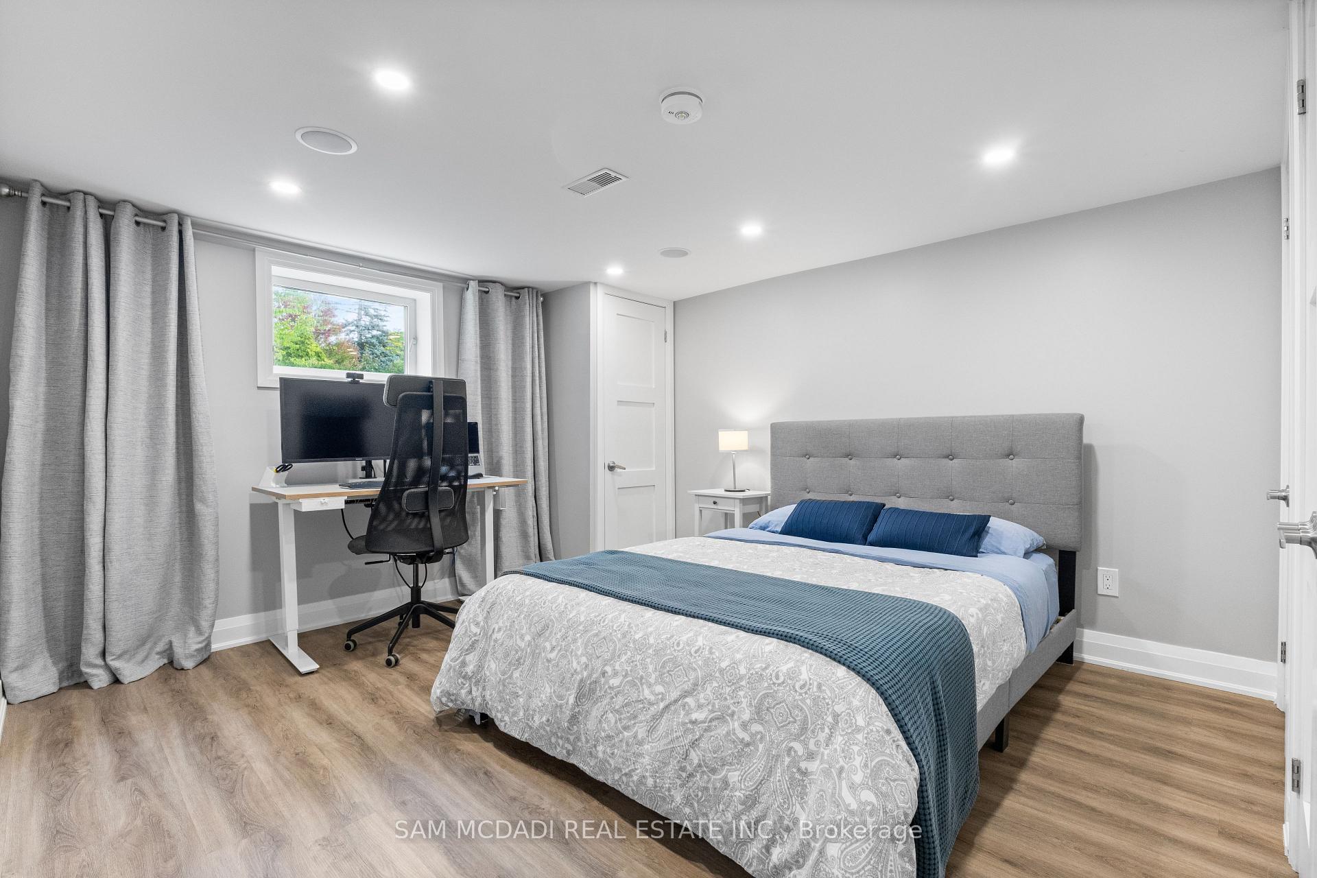 1987 Deanhome Road, Mississauga