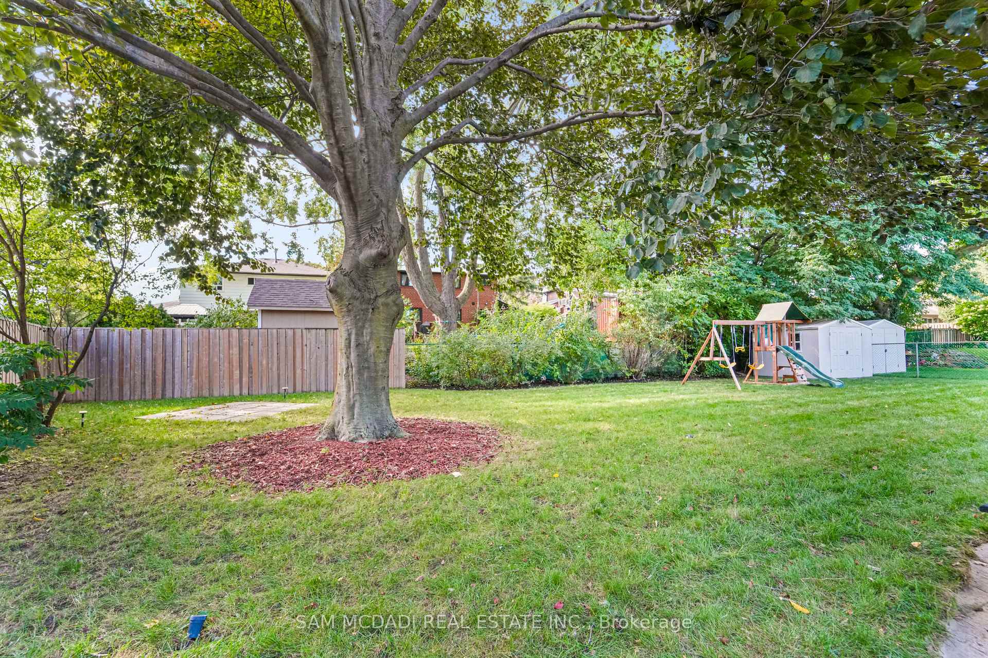 1987 Deanhome Road, Mississauga