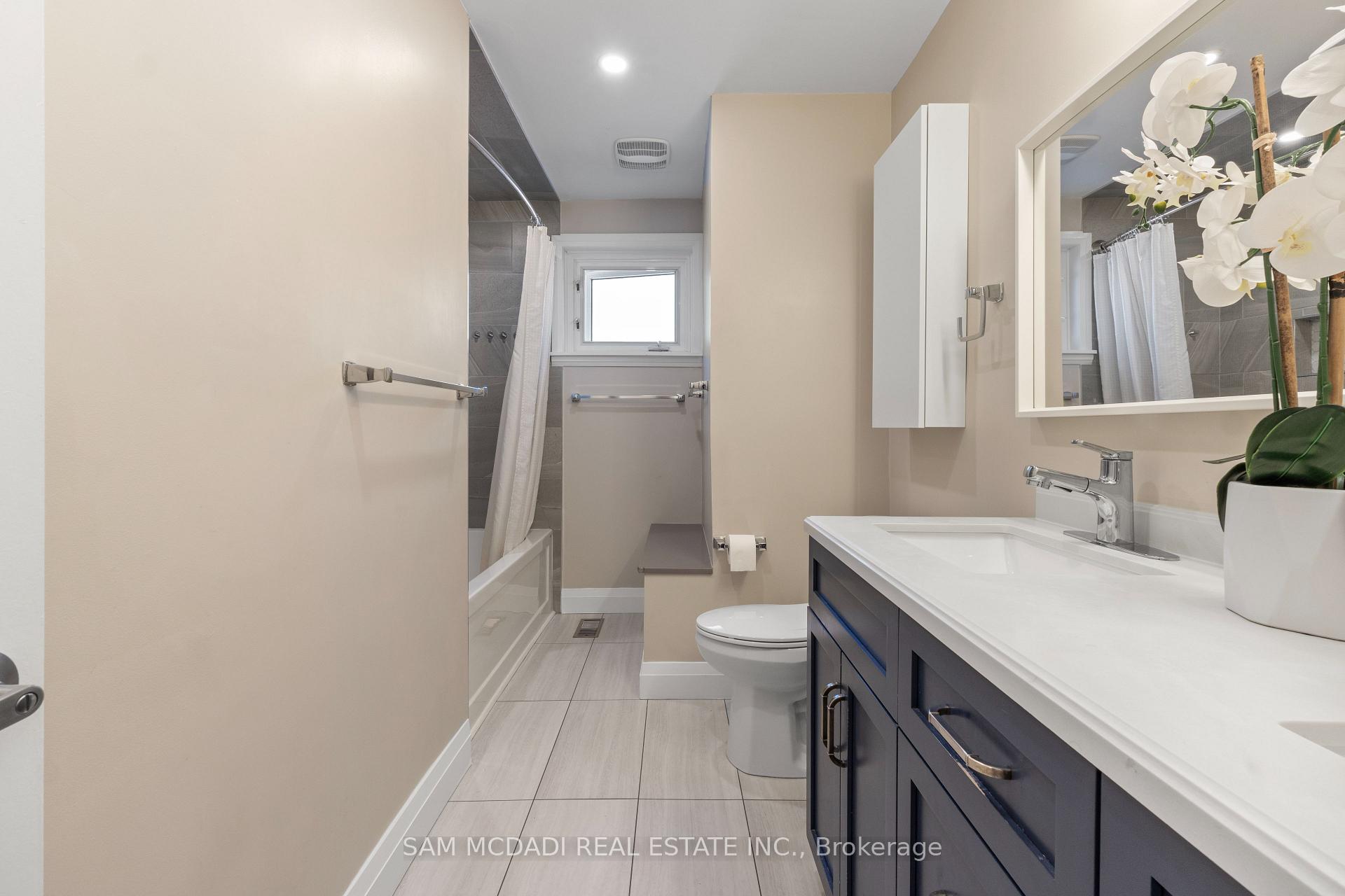 1987 Deanhome Road, Mississauga